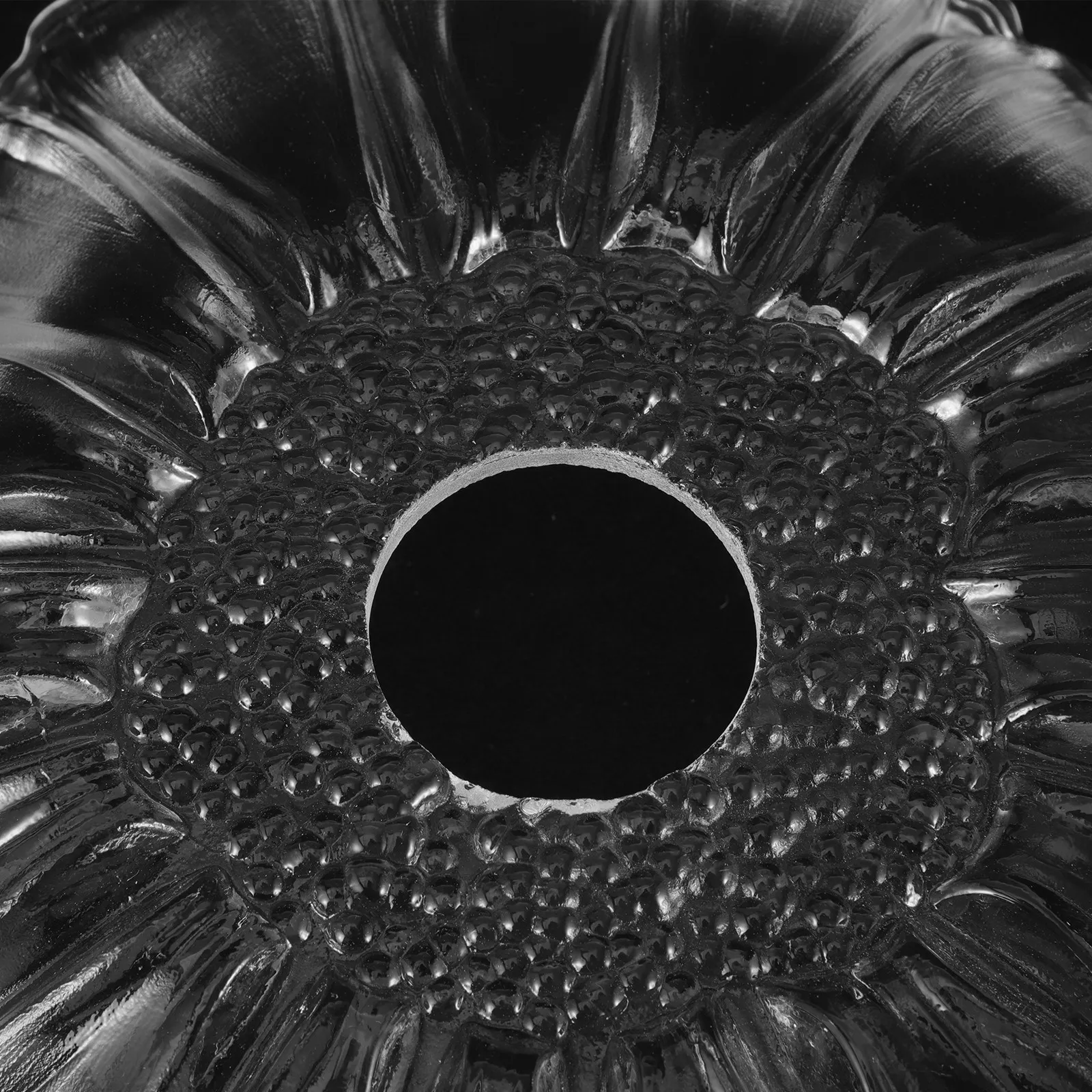 Decorative Glass Lamp Shade with Floral Pattern Softens Light for Eye Protection Ideal for Pendant Hanging Ceiling Fixtures in
Decorative Glass Lamp Shade with Floral Pattern Softens Light for Eye Protection Ideal for Pendant Hanging Ceiling Fixtures in