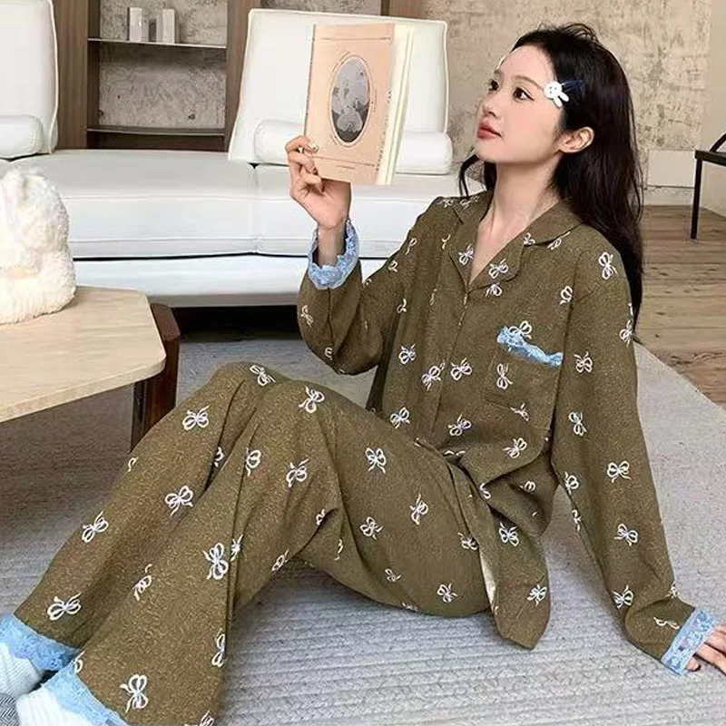 autumn Women's Pajamas Set Fashion Satin Ladies Casual Long Sleeve Trousers Two Piece Pyjamas sets youth Girls Homewear Pijamas
autumn Women's Pajamas Set Fashion Satin Ladies Casual Long Sleeve Trousers Two Piece Pyjamas sets youth Girls Homewear Pijamas