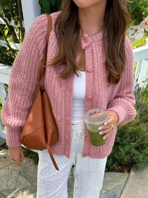 Autumn and Winter Women's Casual Simple Long Sleeved Button Sweater Cardigan Fashionable Solid Color Knitted Sweater Jacket
Autumn and Winter Women's Casual Simple Long Sleeved Button Sweater Cardigan Fashionable Solid Color Knitted Sweater Jacket