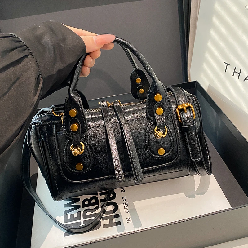 Retro Leather Handbag And Purse Top Branded Shoulder Bag For Women Designer Rivet Motorcycle Bag Ladies PU Messenger Bag Small
Retro Leather Handbag And Purse Top Branded Shoulder Bag For Women Designer Rivet Motorcycle Bag Ladies PU Messenger Bag Small