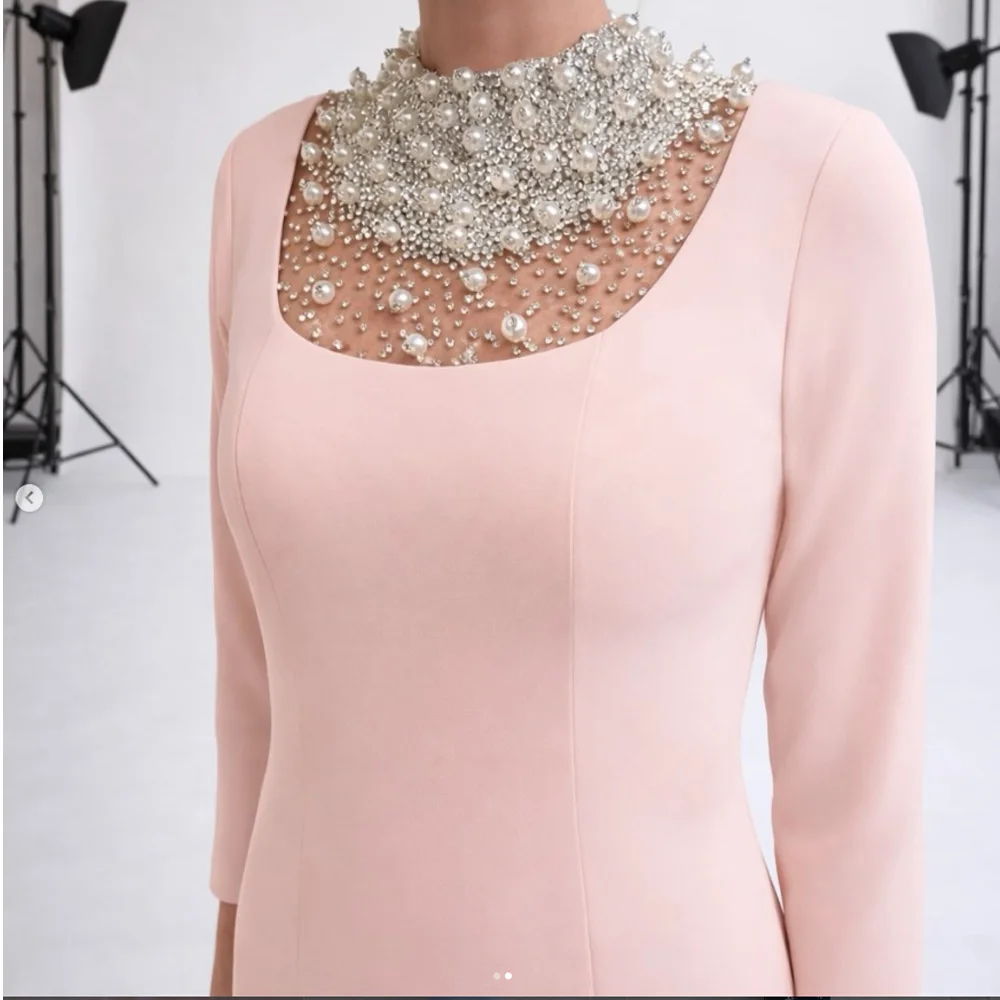Long Sleeve Arabic Evening Dress Fashion Round Neck Crystal Pearls Floor Length Saudi Prom Gown Party Dresses Customized
Long Sleeve Arabic Evening Dress Fashion Round Neck Crystal Pearls Floor Length Saudi Prom Gown Party Dresses Customized