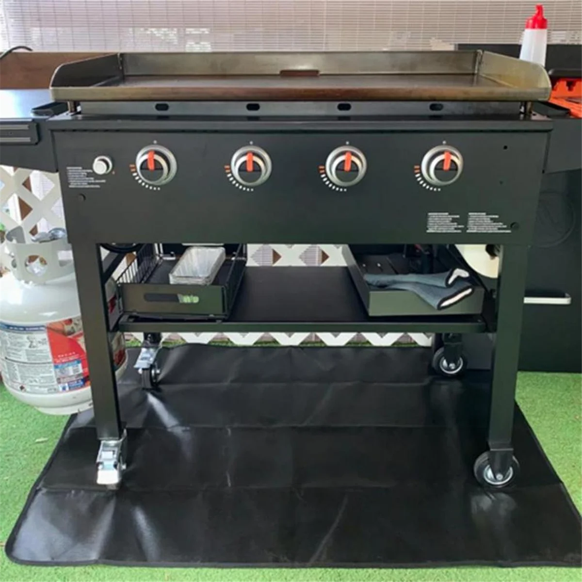 Lo-ok Grill Mats for Outdoor Grill Protective Mats Barbecue Fireproof Mat Grilling Mats Portable Foldable Fire Resistants Pad
Lo-ok Grill Mats for Outdoor Grill Protective Mats Barbecue Fireproof Mat Grilling Mats Portable Foldable Fire Resistants Pad