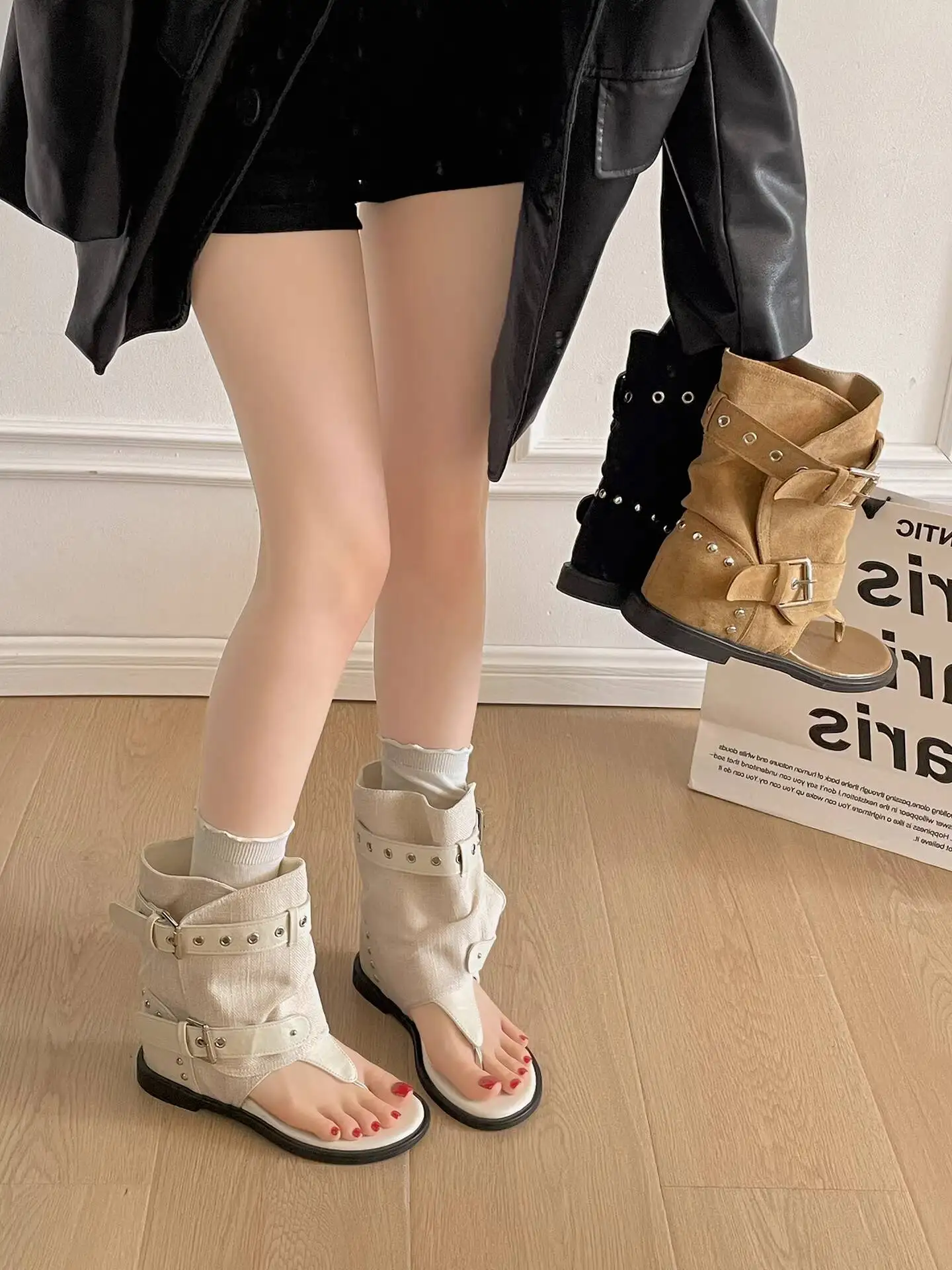 2026 New Summer Women's Retro Black Flat Wedge Heel Thong Sandals Non Slip Versatile Boots Sandals Match Dresses Casual Daily
2026 New Summer Women's Retro Black Flat Wedge Heel Thong Sandals Non Slip Versatile Boots Sandals Match Dresses Casual Daily