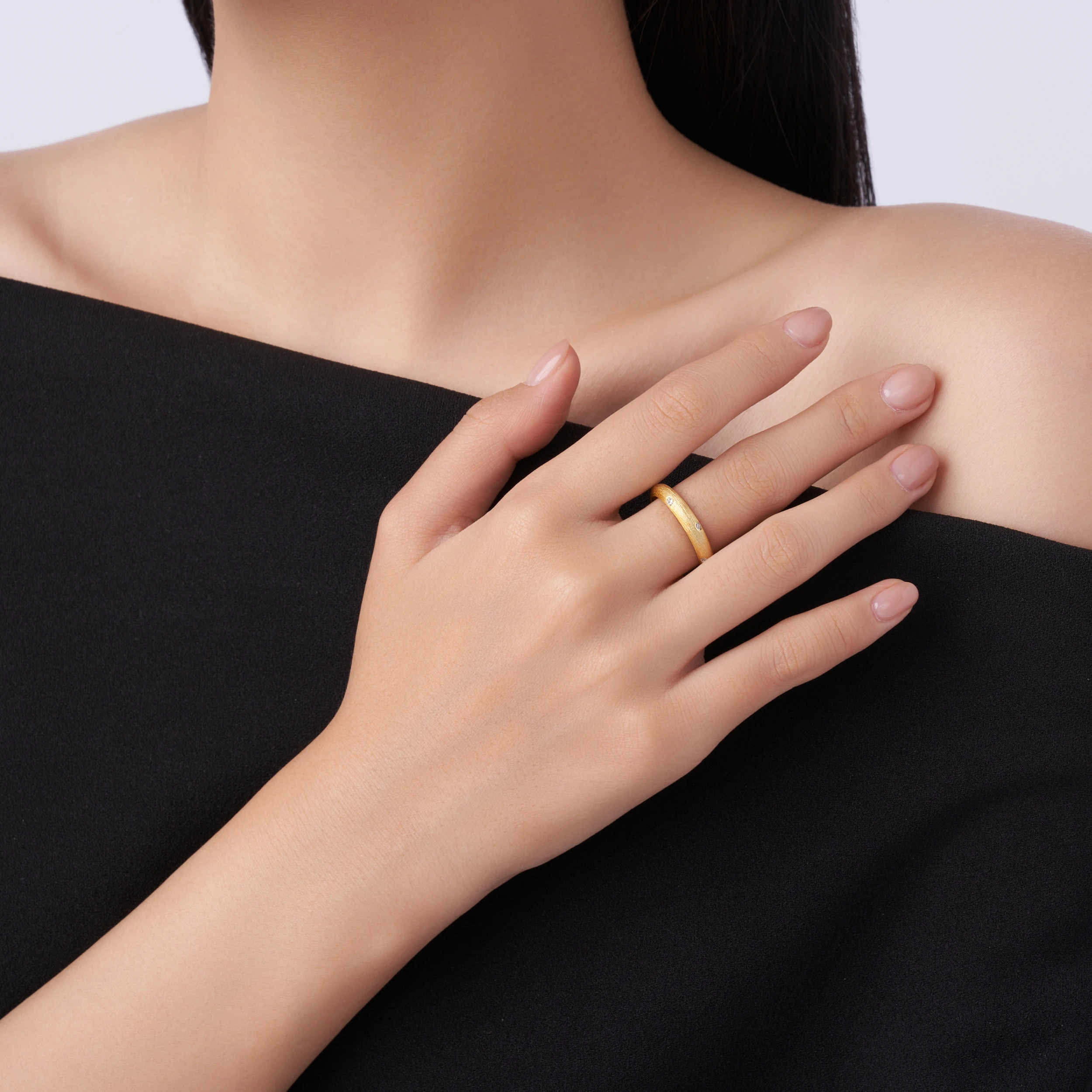 JIUZUAN Gold Matte Finish Ring 925 Sterling Silver 18K Gold Plated with CZ Stones Fashion Jewelry Gift for Women Men
JIUZUAN Gold Matte Finish Ring 925 Sterling Silver 18K Gold Plated with CZ Stones Fashion Jewelry Gift for Women Men