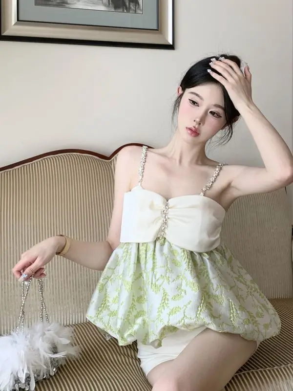 Celebrity Luxury Sequined Spaghetti Straps Bud Top Women Dobby Patchwork Spicy Sweet Sleeveless Lady Exquisite Camisole Tee
Celebrity Luxury Sequined Spaghetti Straps Bud Top Women Dobby Patchwork Spicy Sweet Sleeveless Lady Exquisite Camisole Tee