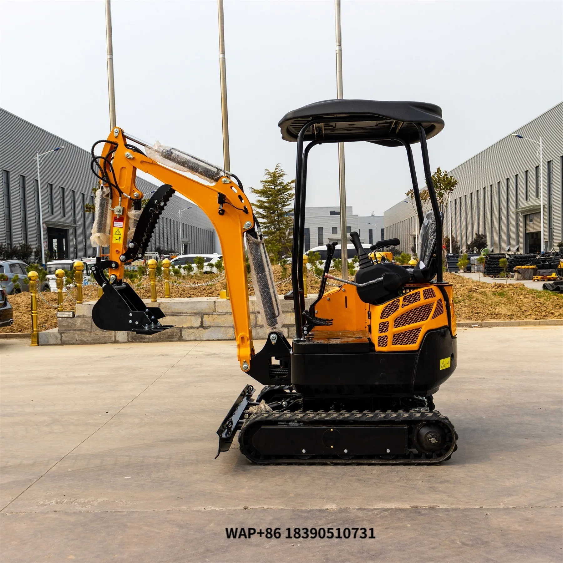 1.8 Ton Free Delivery Mini Excavator Crawler Micro Excavator 1 2 3 Ton Hydraulic Farm Engineering Excavator for Sale
1.8 Ton Free Delivery Mini Excavator Crawler Micro Excavator 1 2 3 Ton Hydraulic Farm Engineering Excavator for Sale