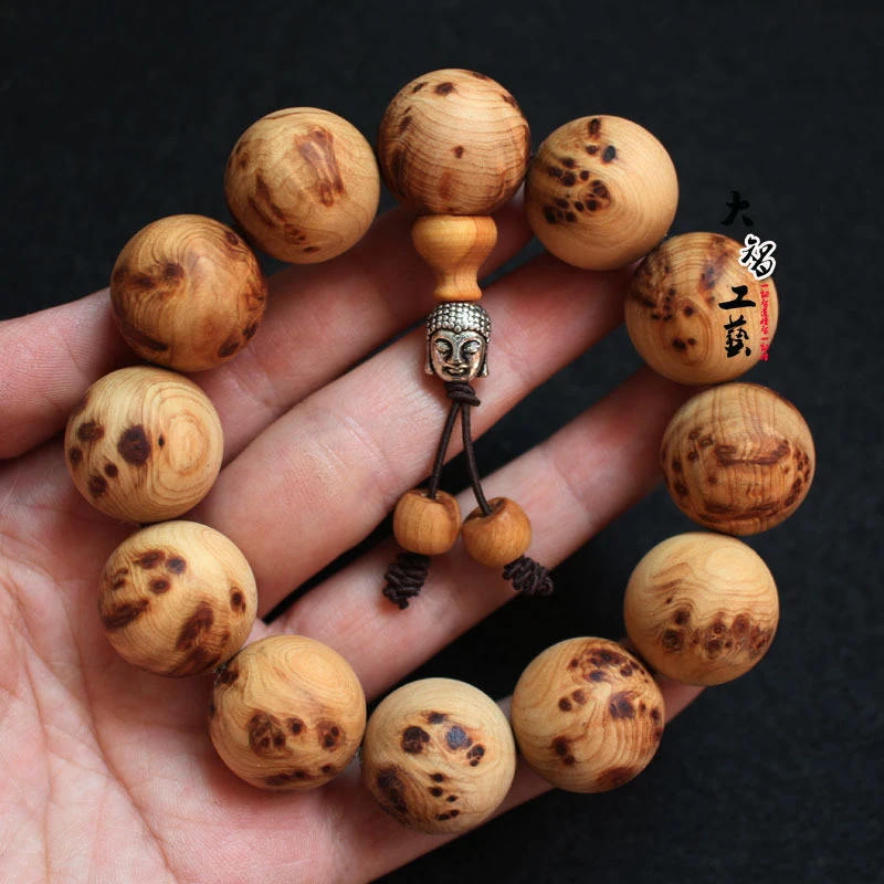 Best-selling cypress wood scarlet eye bracelet with Pixiu and golden toad accessories
Best-selling cypress wood scarlet eye bracelet with Pixiu and golden toad accessories