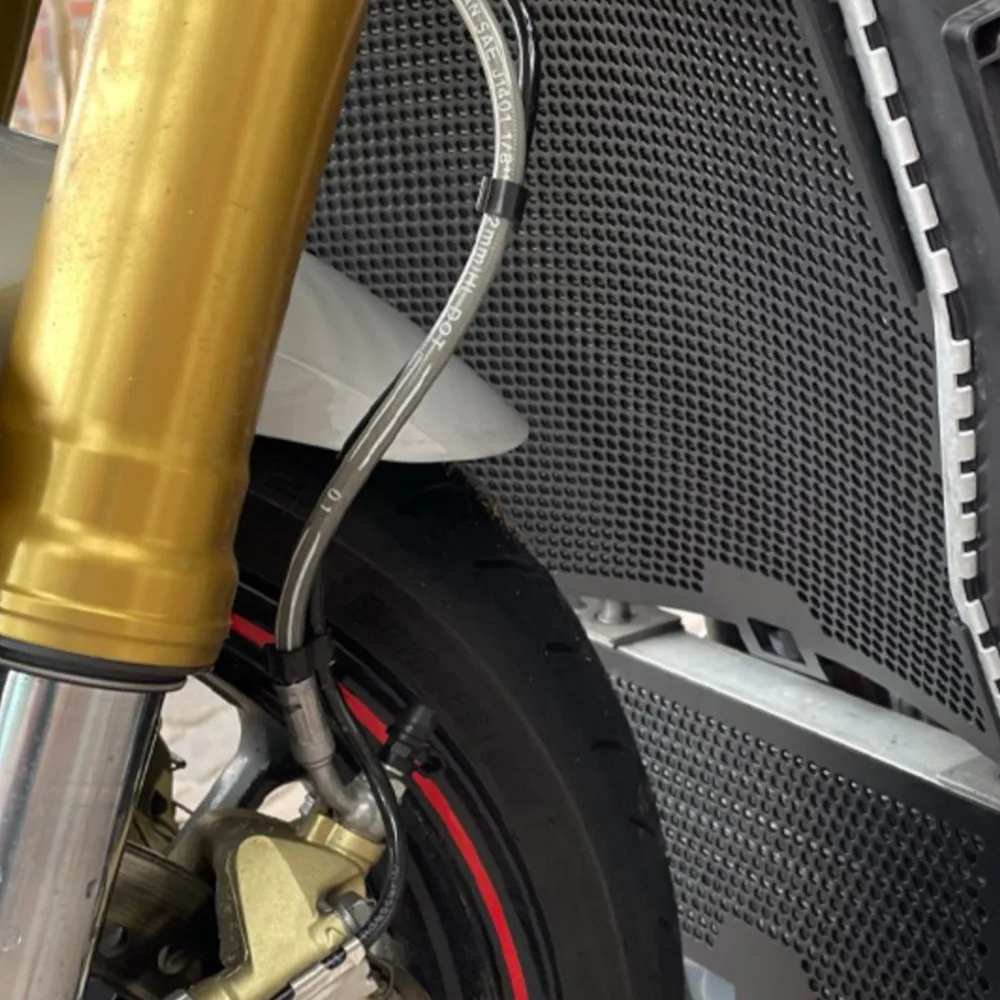 S1000R 2010-2020 Motorcycle Radiator Grille Guard Cover Oil Cooler Guard Protection For BMW S1000XR 2015-2019 S1000RR 2010-2018
S1000R 2010-2020 Motorcycle Radiator Grille Guard Cover Oil Cooler Guard Protection For BMW S1000XR 2015-2019 S1000RR 2010-2018
