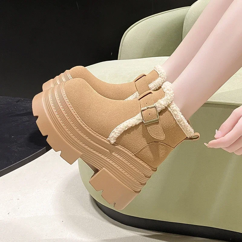 10CM New Winter Women's Warm Snow Boots Outdoor Plush Ankle Shoes Anti-skid Chunky Leather Sneakers Buckle Short Fur Boots Woman
10CM New Winter Women's Warm Snow Boots Outdoor Plush Ankle Shoes Anti-skid Chunky Leather Sneakers Buckle Short Fur Boots Woman