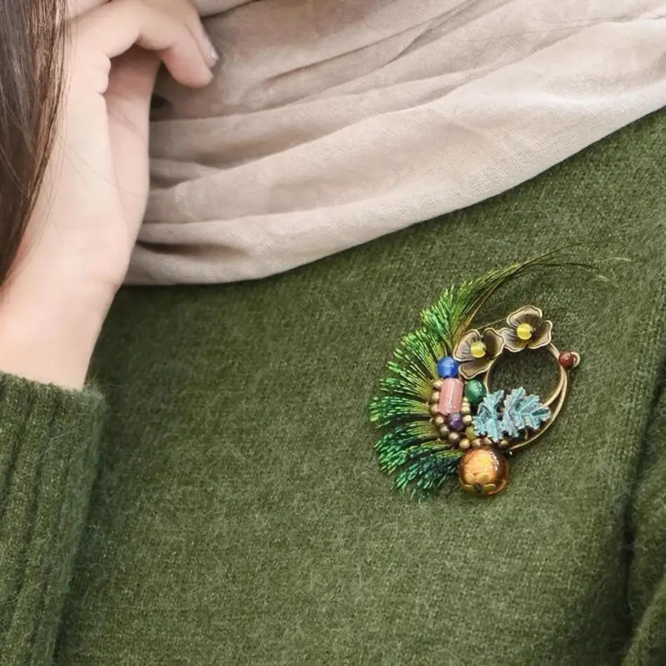 1 Pcs Handmade Peacock Feather Brooch New Ethnic Jewelry Copper Flowers Brooch Glazed Stones Vintage Brooch New 
1 Pcs Handmade Peacock Feather Brooch New Ethnic Jewelry Copper Flowers Brooch Glazed Stones Vintage Brooch New