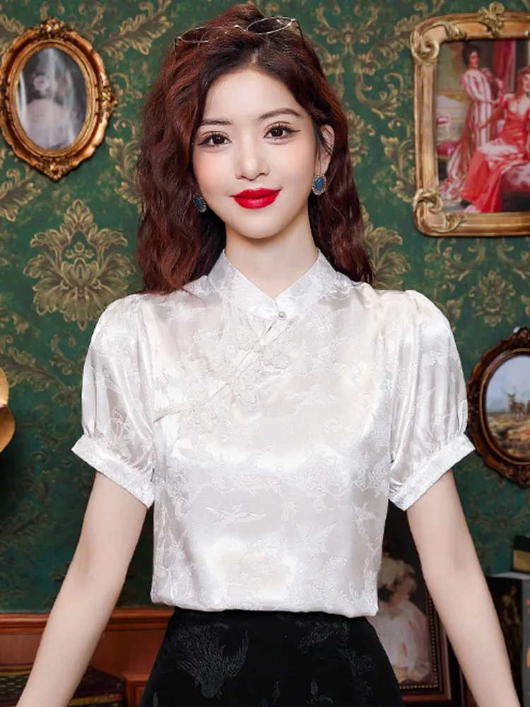 White New Chinese Style Satin Floral Embroidery Shirt Women's Short Sleeve Stand Collar Top Korean Loose Fit Summer
White New Chinese Style Satin Floral Embroidery Shirt Women's Short Sleeve Stand Collar Top Korean Loose Fit Summer