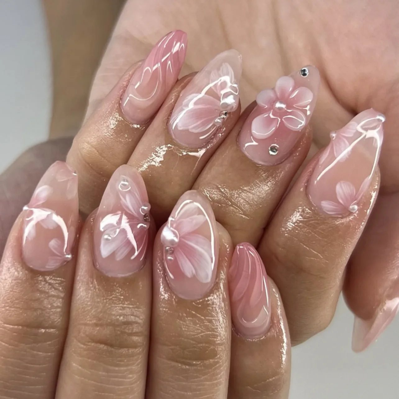 Summer 3D Pearl Flower Wear Armor Almond Armor Simple Flash Nail Armor Wearable Advanced Sense Fake Nails
Summer 3D Pearl Flower Wear Armor Almond Armor Simple Flash Nail Armor Wearable Advanced Sense Fake Nails