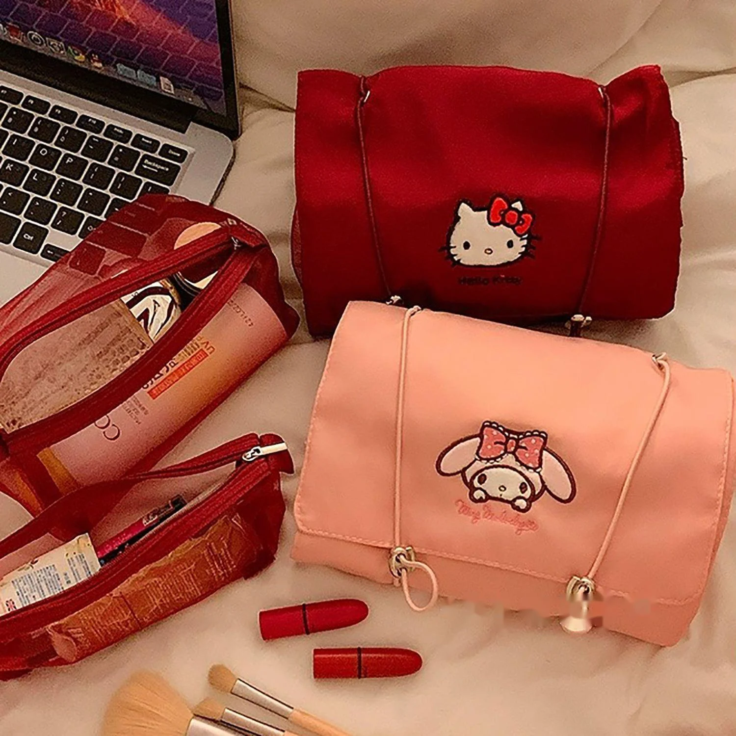 Sanrio Hello Kitty Makeup Bag Cute Design Large Capacity Toilet Bag Y2K Sweet Girl Portable Bundle Multi Functional Storage Bag
Sanrio Hello Kitty Makeup Bag Cute Design Large Capacity Toilet Bag Y2K Sweet Girl Portable Bundle Multi Functional Storage Bag
