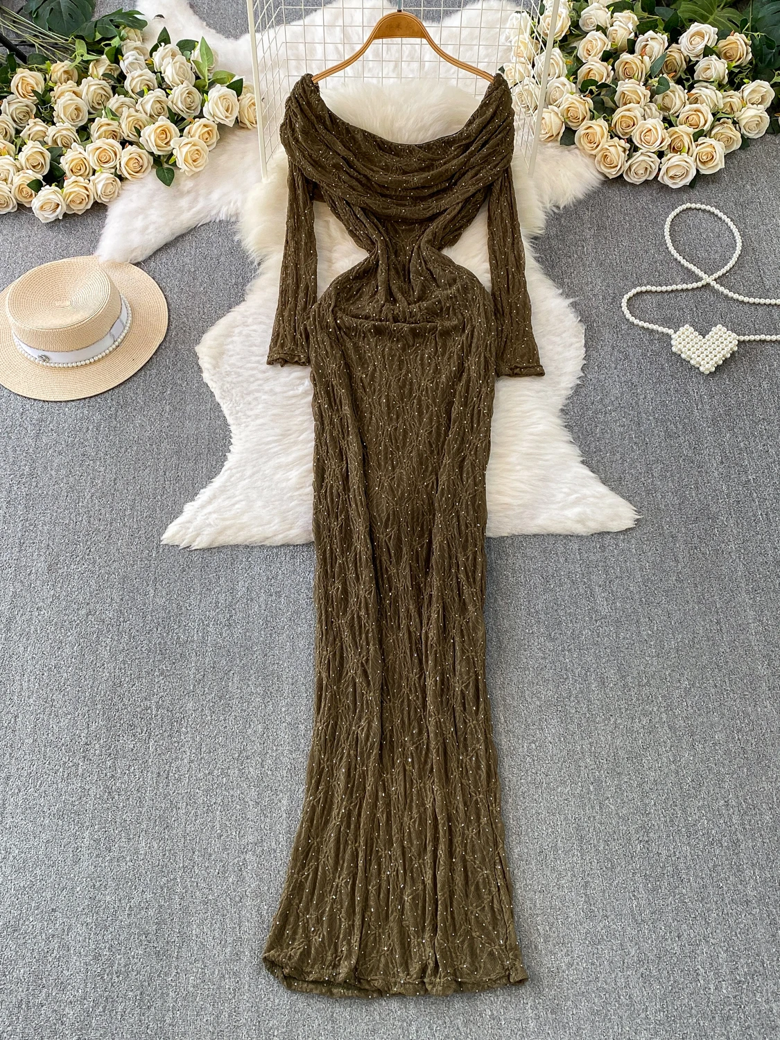 Elegant Lace Trim Fit Dress with Draped Fold High Waist Long Sleeve One Shoulder Design for Women Stylish Commute Style Dress
Elegant Lace Trim Fit Dress with Draped Fold High Waist Long Sleeve One Shoulder Design for Women Stylish Commute Style Dress