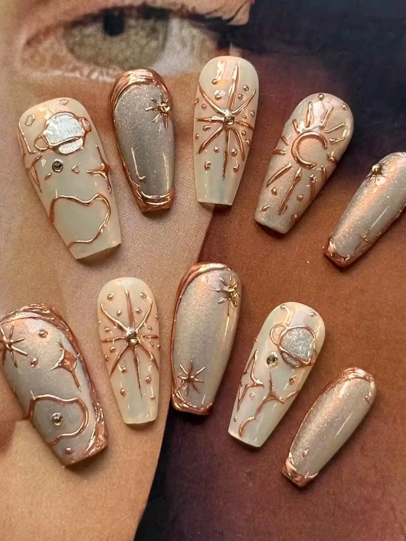 Valentines Nails 10Pcs/Set European & American Style Medium Length Coffin Shaped Champagne Gold 3D Hand-Painted Cosmic Moon Universe Radiant Sun Glittery Cat Eye Manicure Nail Stickers, Premium Handmade Detachable Reusable Press On Nails Nail Supplies Nai
Valentines Nails 10Pcs/Set European & American Style Medium Length Coffin Shaped Champagne Gold 3D Hand-Painted Cosmic Moon Universe Radiant Sun Glittery Cat Eye Manicure Nail Stickers, Premium Handmade Detachable Reusable Press On Nails Nail Supplies Nai