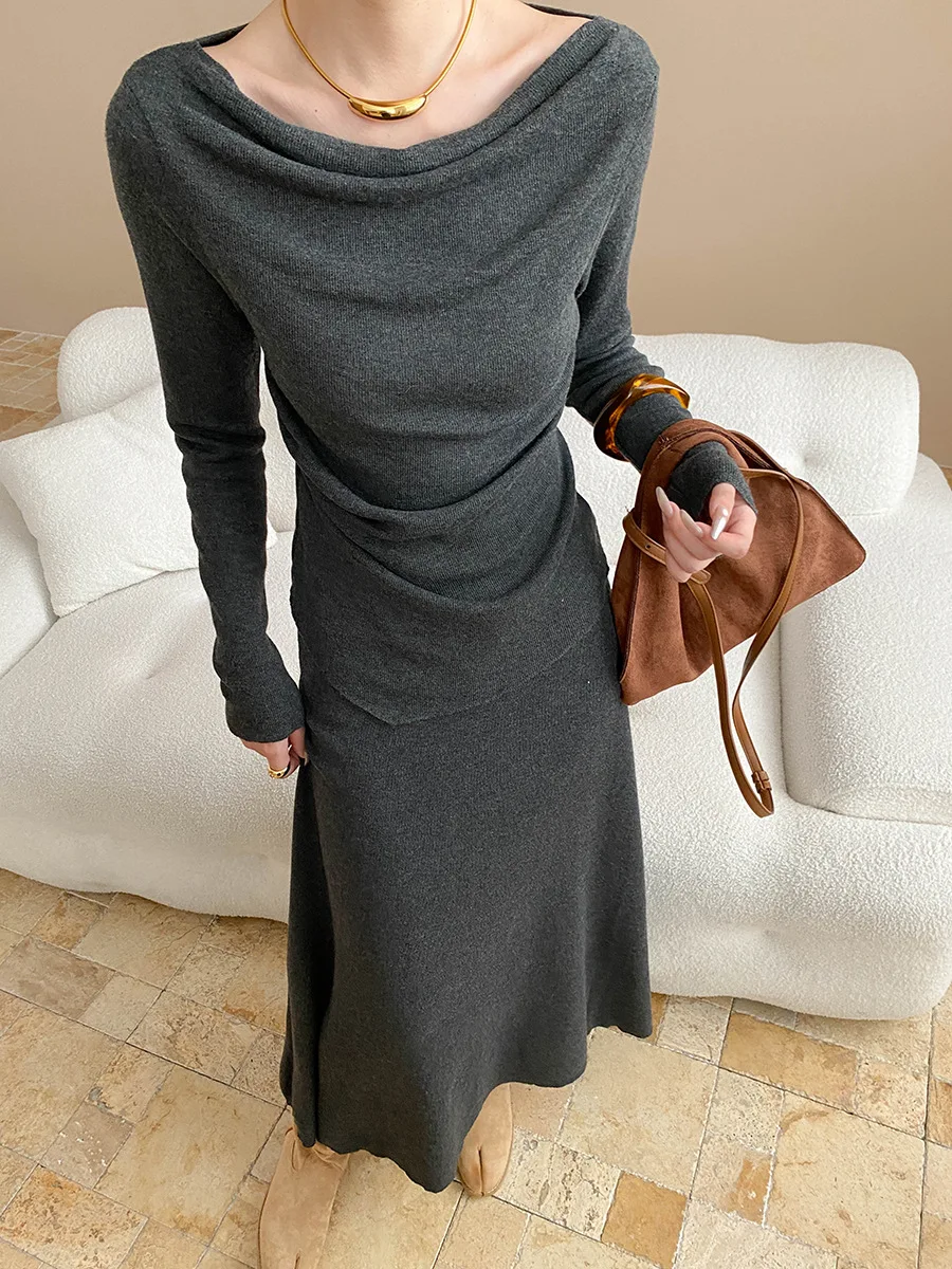 2005 Early Autumn New Women's Suit Gentle Style Irregular Swing Collar Knitted Sweater Skirt Two-piece Suit
2005 Early Autumn New Women's Suit Gentle Style Irregular Swing Collar Knitted Sweater Skirt Two-piece Suit