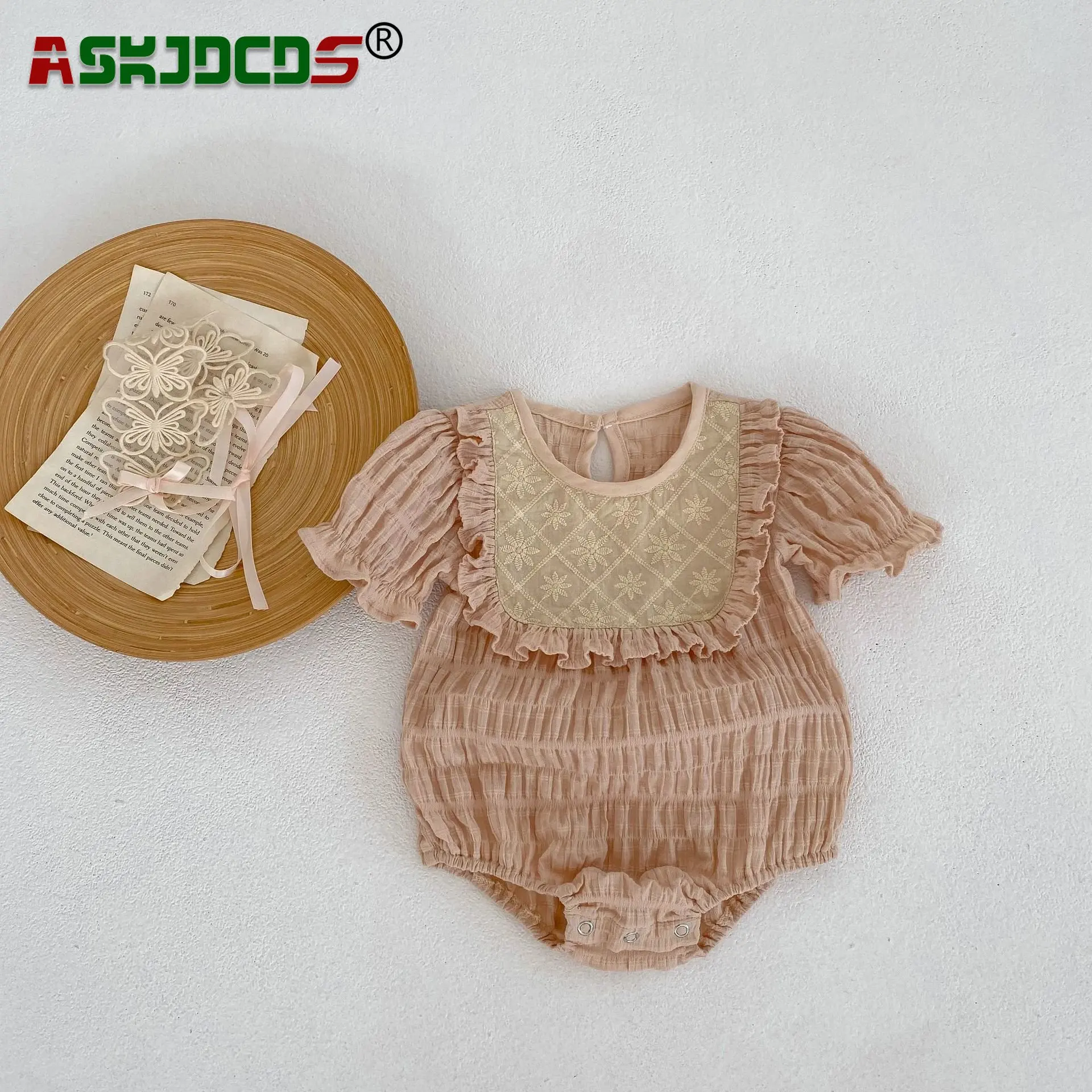 Summer One-pieces Bodysuits 유아복 Newborn Baby Girls Jacquard Weave Patchwork Stringy Selvedge Outwear Infant Kids Cotton Pleat
Summer One-pieces Bodysuits 유아복 Newborn Baby Girls Jacquard Weave Patchwork Stringy Selvedge Outwear Infant Kids Cotton Pleat
