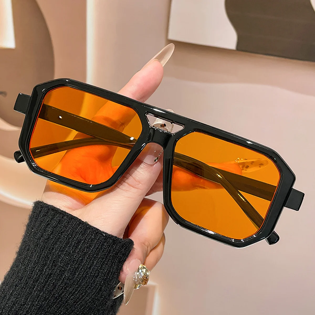 2025 Trendy Oversize Sunglasses Women Men BlackTortoiseshell Frame Orange/Brown Lens UV400 Protection Street Fashion Eyewear3903
2025 Trendy Oversize Sunglasses Women Men BlackTortoiseshell Frame Orange/Brown Lens UV400 Protection Street Fashion Eyewear3903