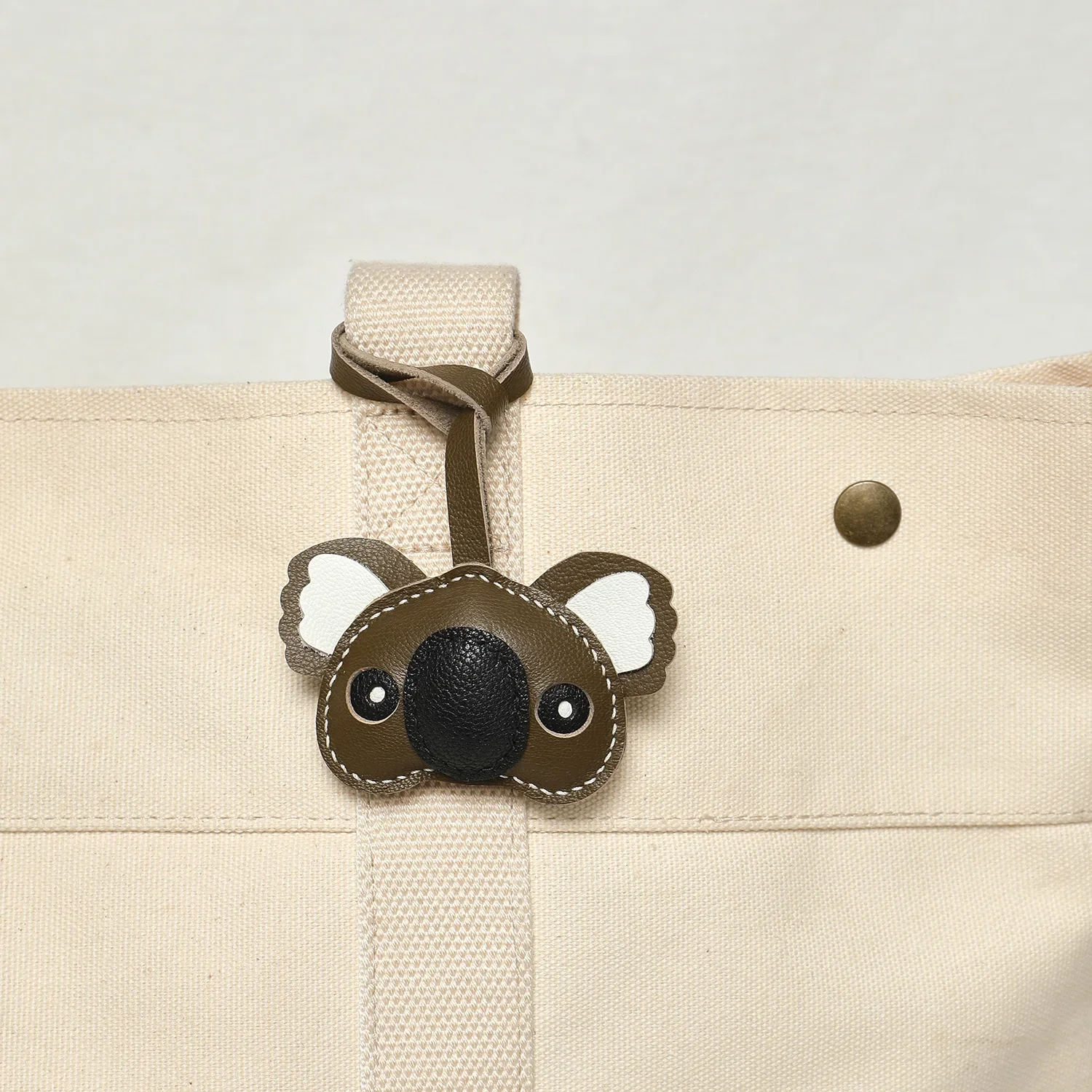 Sheepskin Handmade Real Leather Koala Bag Charm KeyChain Gift Cute Bread Decoration For Bags Exquisite Charm Bag Accessories
Sheepskin Handmade Real Leather Koala Bag Charm KeyChain Gift Cute Bread Decoration For Bags Exquisite Charm Bag Accessories