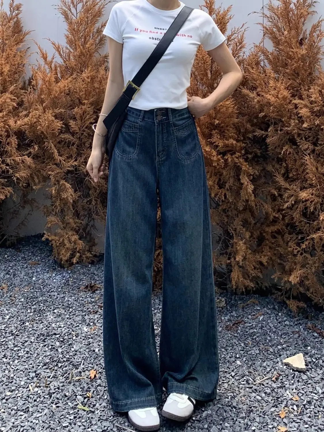 Retro High Waist Wide Leg Jeans Loose Fit Slimming Drapey Floor-Length Straight Leg Pants for Women Autumn New Arrival
Retro High Waist Wide Leg Jeans Loose Fit Slimming Drapey Floor-Length Straight Leg Pants for Women Autumn New Arrival