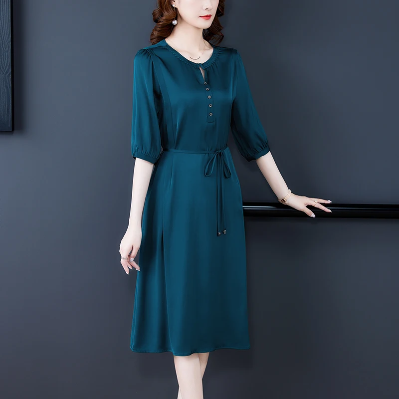 Women's Silk Short Sleeves O-Neck Dress 2023 Summer New Loose Large Waist Belt Slim Knee Length Dress Bohemian Robe
Women's Silk Short Sleeves O-Neck Dress 2023 Summer New Loose Large Waist Belt Slim Knee Length Dress Bohemian Robe