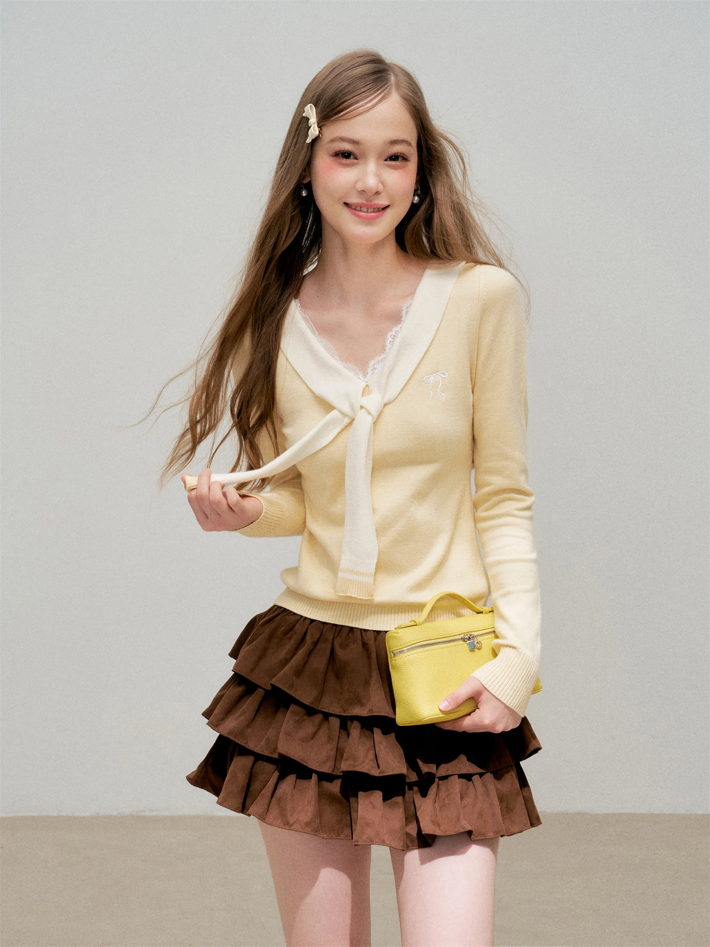 Женский вязаный свитер 6DEWS с длинными рукавами, кружевными вставками и поясом, желтый, универсальный, комфортный, в корейском стиле, мягкий топ с V-образным вырезом
Женский вязаный свитер 6DEWS с длинными рукавами, кружевными вставками и поясом, желтый, универсальный, комфортный, в корейском стиле, мягкий топ с V-образным вырезом