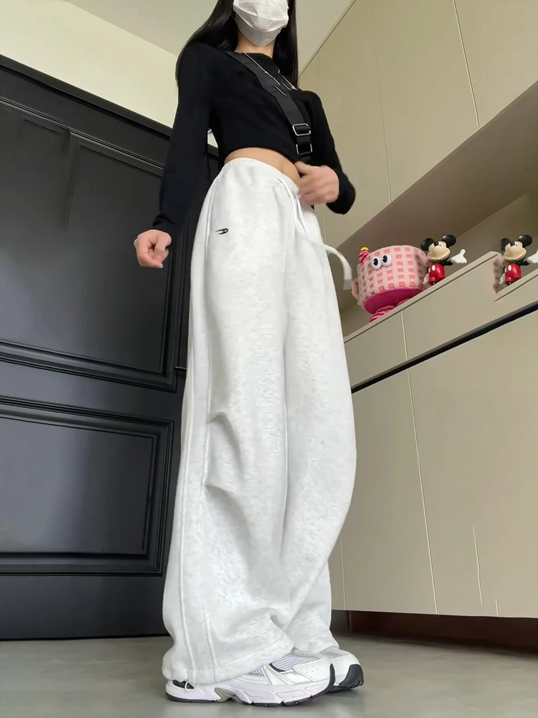 ay White Embroidered Wide Leg Sweatpants Casual Spor Sle Women's Utili Pants Fall Season Long Trousers Loose Fit
ay White Embroidered Wide Leg Sweatpants Casual Spor Sle Women's Utili Pants Fall Season Long Trousers Loose Fit