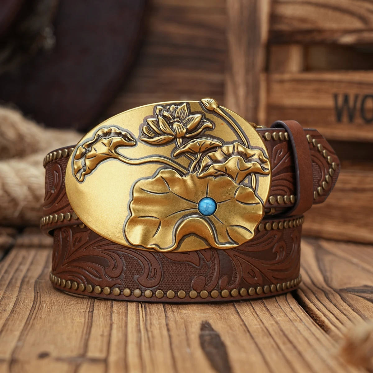 A casual, individual and retro belt, Western-style clothing accessory, metal buckle, PU belt, suitable for both men and women
A casual, individual and retro belt, Western-style clothing accessory, metal buckle, PU belt, suitable for both men and women