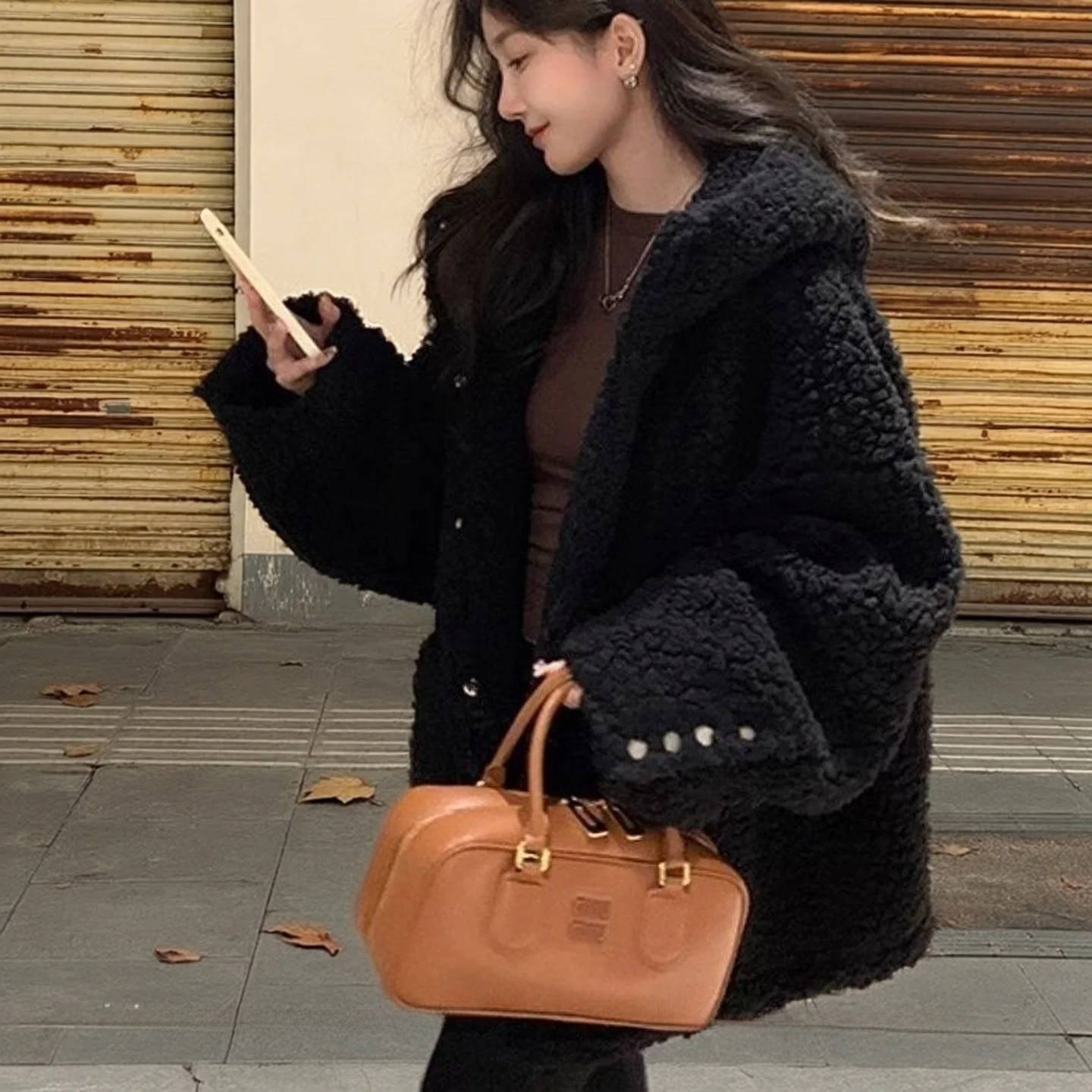 Faionable Thiened Bla Fur Jaet Women's Loose Sle Coat Autumn Winter Outerwear Casual Long Sve Mid-Length Coat
Faionable Thiened Bla Fur Jaet Women's Loose Sle Coat Autumn Winter Outerwear Casual Long Sve Mid-Length Coat