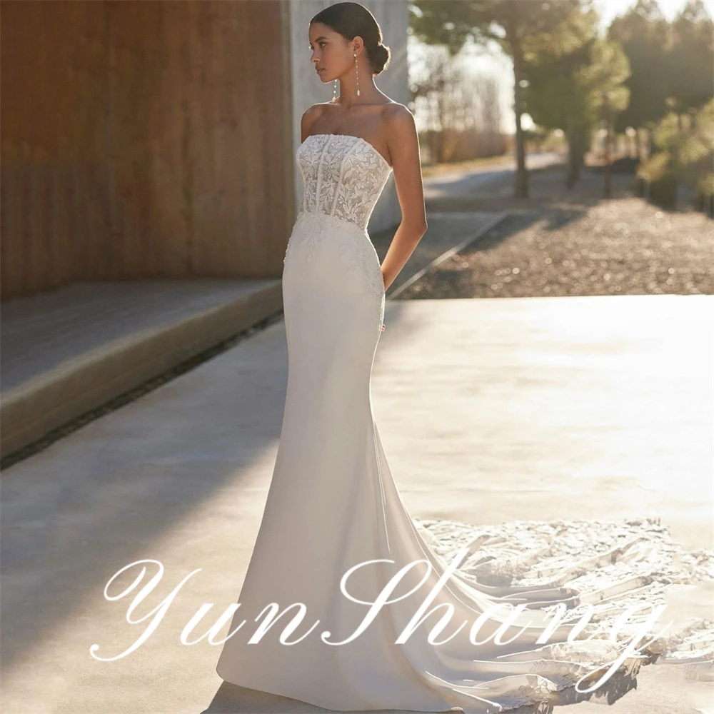 Yunshang Customized Off Shoulder Wedding Dress Detachable Feather Strapless Lace Embroidered Corset Sheer Train Mermaid Bridal
Yunshang Customized Off Shoulder Wedding Dress Detachable Feather Strapless Lace Embroidered Corset Sheer Train Mermaid Bridal
