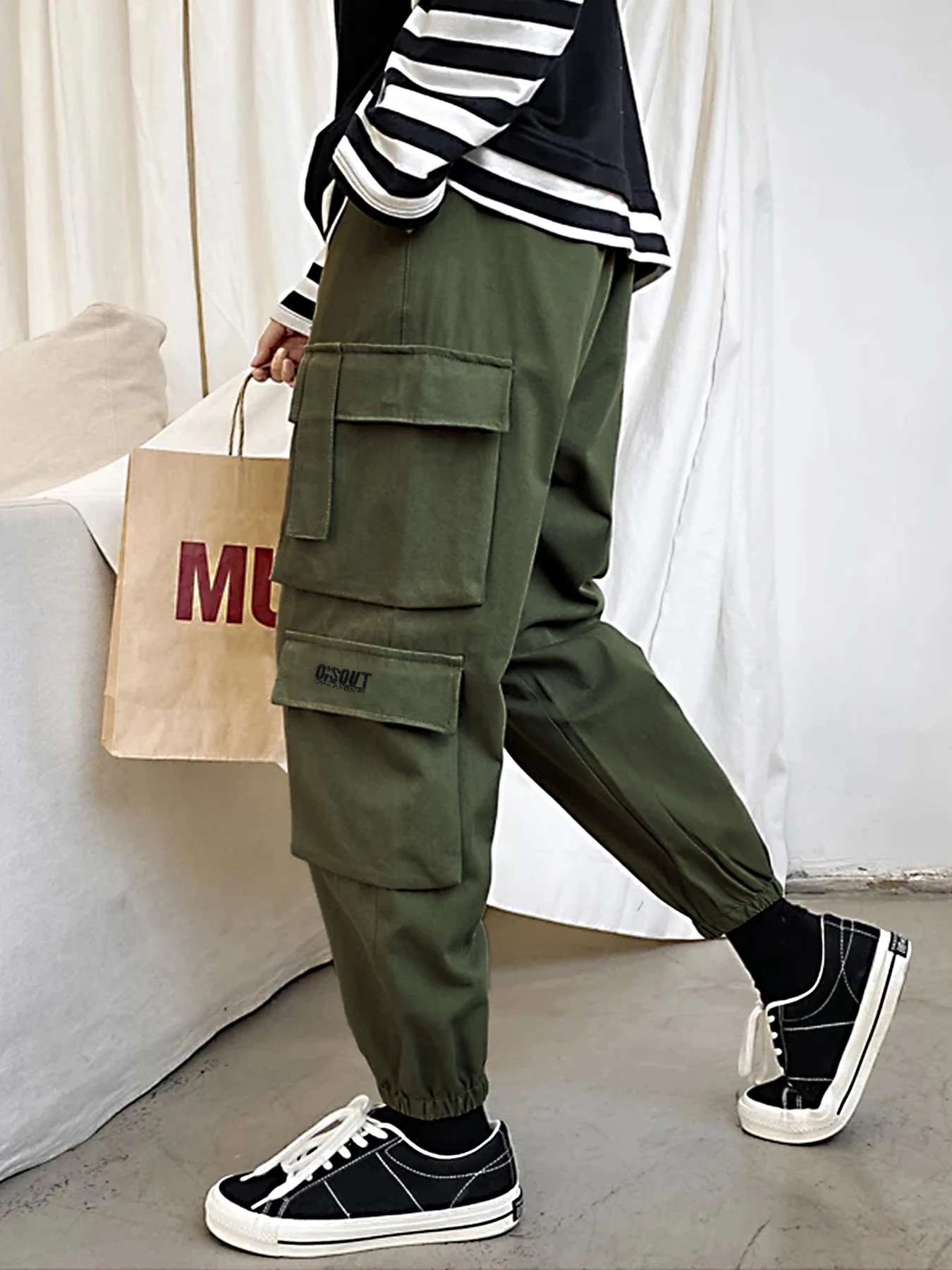 Men's loose and thin assault pants, windproof and waterproof outdoor pants for men and women in spring and autumn, hiking workwe
Men's loose and thin assault pants, windproof and waterproof outdoor pants for men and women in spring and autumn, hiking workwe