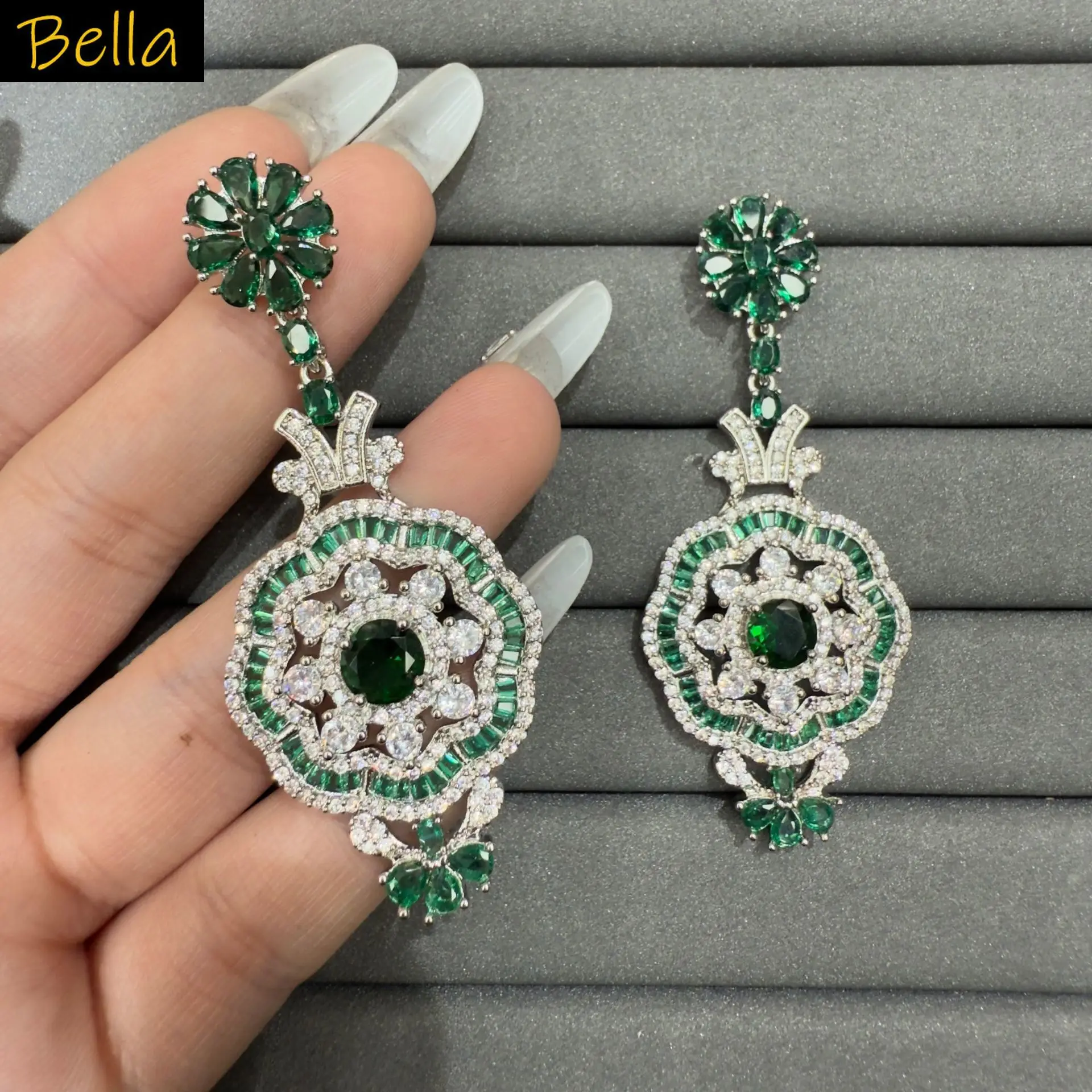 luxury cubic zirconia necklace and earrings for women jewelry set gala event wedding dinner party pink blue green flower jewelry
luxury cubic zirconia necklace and earrings for women jewelry set gala event wedding dinner party pink blue green flower jewelry