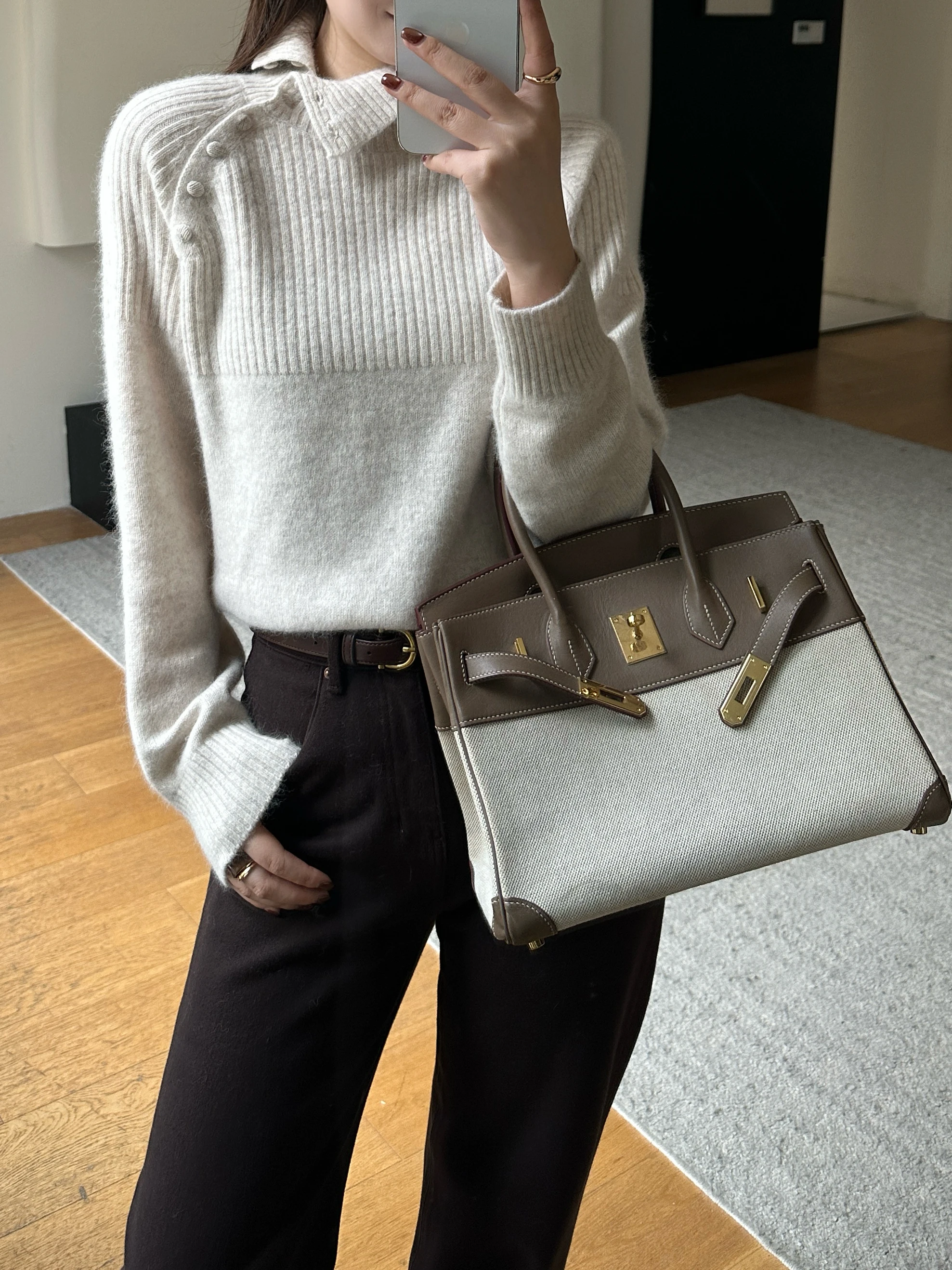 Вязаный свитер из кроличьего меха с эффектом похудения, с отложным воротником, длинными рукавами, модный универсальный трикотаж из смесовой шерсти для женщин
Вязаный свитер из кроличьего меха с эффектом похудения, с отложным воротником, длинными рукавами, модный универсальный трикотаж из смесовой шерсти для женщин