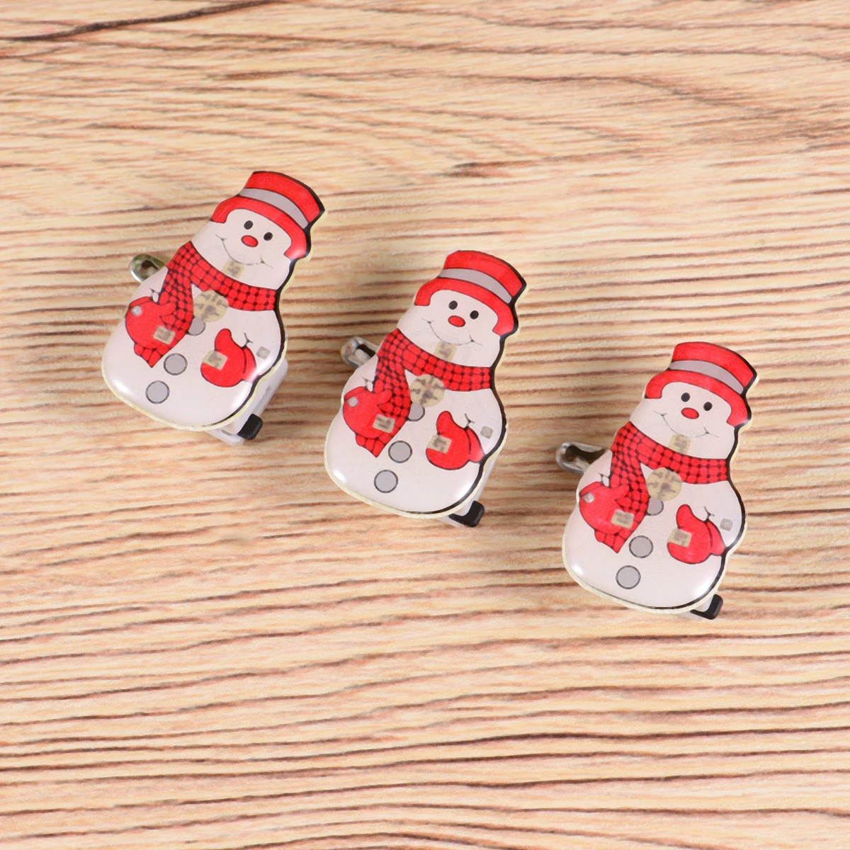 25Pcs Shirt Enamel Boutonniere Red Snowman Christmas Glitter Brooches LED Glowing Badge for Women Party Favors Craft
25Pcs Shirt Enamel Boutonniere Red Snowman Christmas Glitter Brooches LED Glowing Badge for Women Party Favors Craft