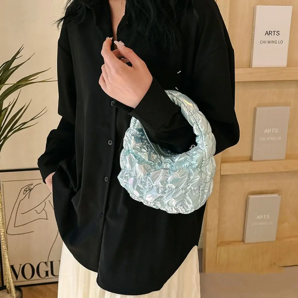 Casual Mini Cloud Bubble Handbag Korean Style Solid Color Pleated Cloud Bag Storage Bag Nylon Underarm Bag Girls
Casual Mini Cloud Bubble Handbag Korean Style Solid Color Pleated Cloud Bag Storage Bag Nylon Underarm Bag Girls