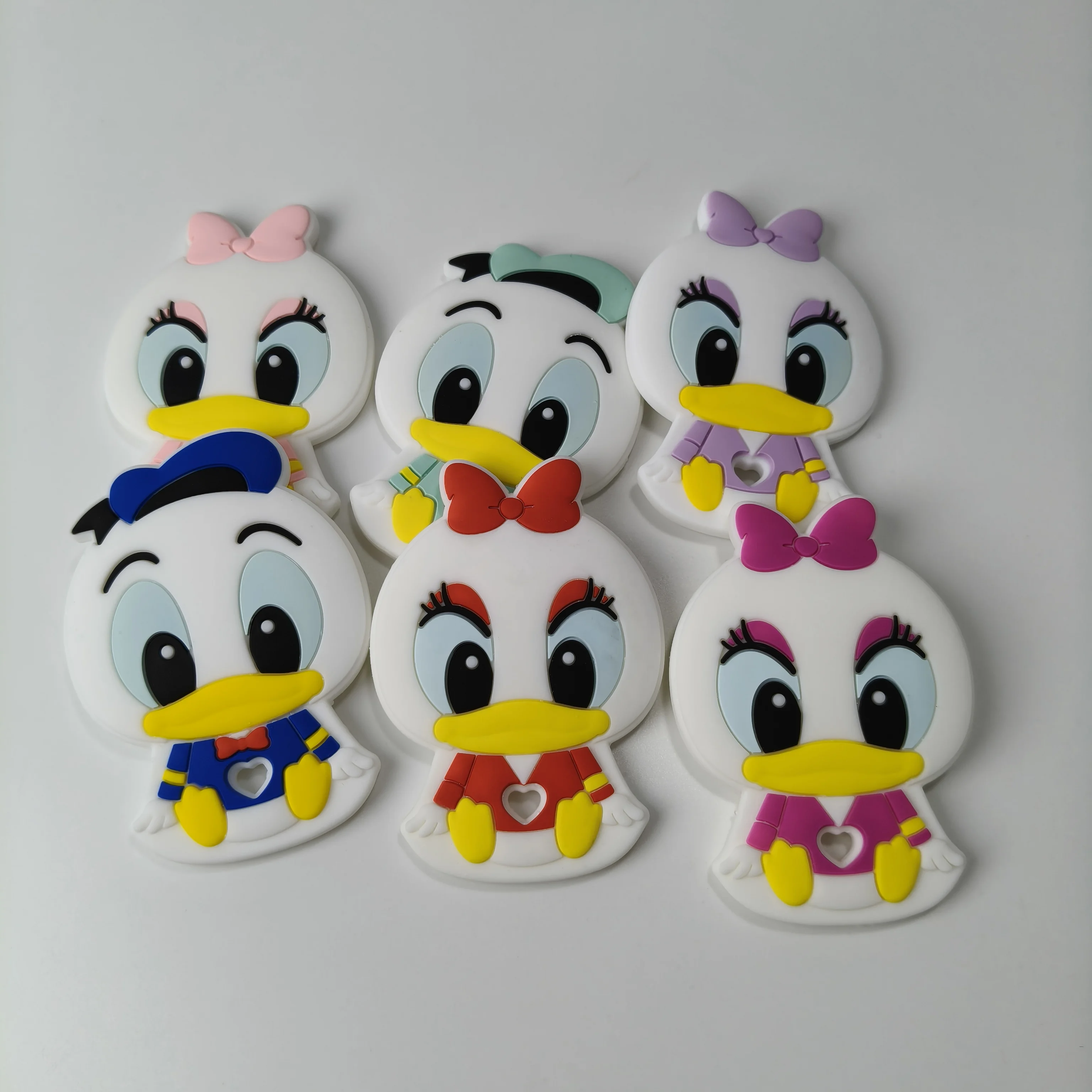 1 шт., силиконовый прорезыватель для зубов Disney Donald Duck, цепочка для соски «сделай сам», аксессуары для игрушек
1 шт., силиконовый прорезыватель для зубов Disney Donald Duck, цепочка для соски «сделай сам», аксессуары для игрушек