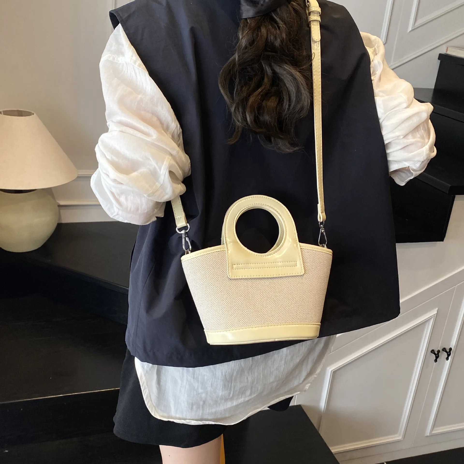2025 Parisian-Inspired Woven Tote, Convertible Shoulder & Crossbody Bag with Vegan Leather Trim for Beach To Brunch Essentials
2025 Parisian-Inspired Woven Tote, Convertible Shoulder & Crossbody Bag with Vegan Leather Trim for Beach To Brunch Essentials