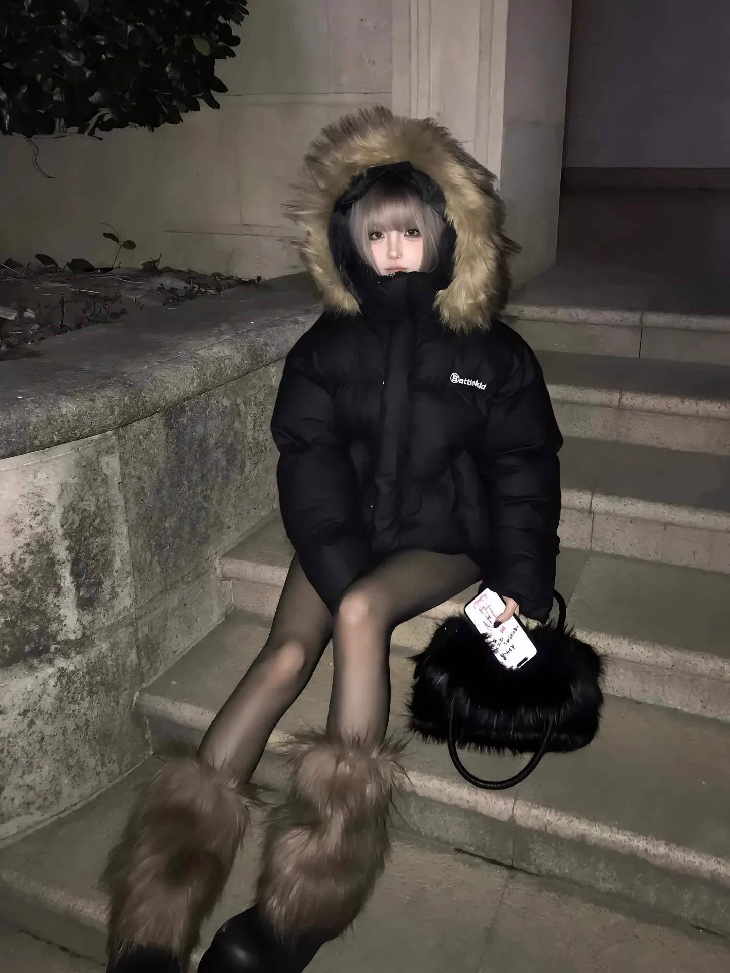 Женская утепленная зимняя куртка из хлопка и искусственной кожи с меховым воротником, свободного кроя, на молнии, в корейском стиле
Женская утепленная зимняя куртка из хлопка и искусственной кожи с меховым воротником, свободного кроя, на молнии, в корейском стиле