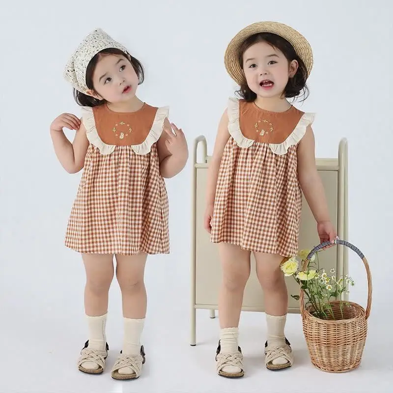 2026 Summer New Hot Selling Girls' Stylish Plaid Thin Style Doll Neck Sleeveless Cute Loose Dress
2026 Summer New Hot Selling Girls' Stylish Plaid Thin Style Doll Neck Sleeveless Cute Loose Dress