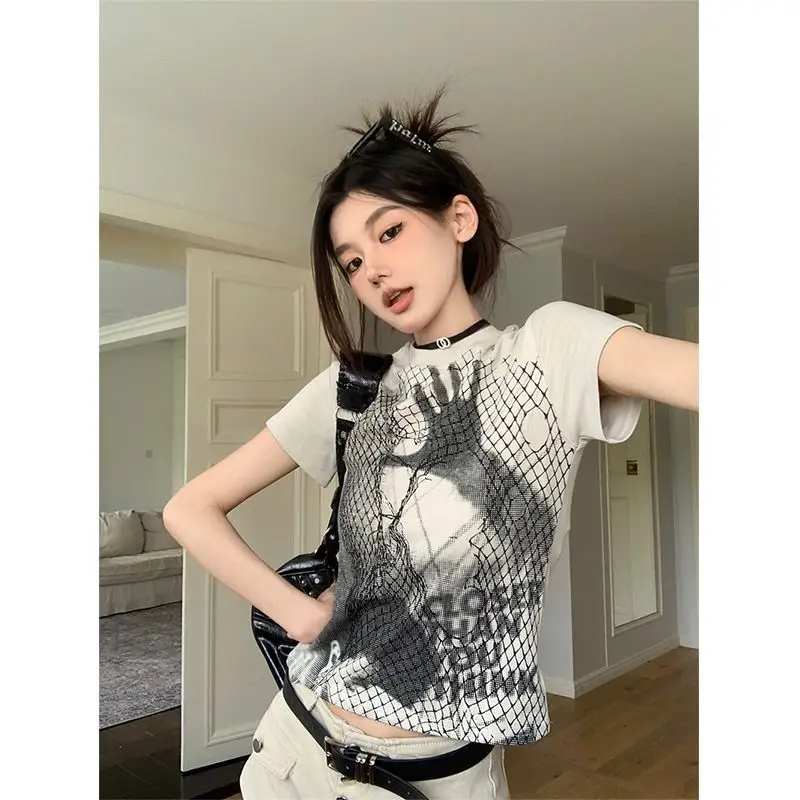 Women's Retro Chic Printed Short Sleeved T-shirt Cool Girl Sweatshirt Slim Tops Vintage Fashion Summer Temperament Top
Women's Retro Chic Printed Short Sleeved T-shirt Cool Girl Sweatshirt Slim Tops Vintage Fashion Summer Temperament Top