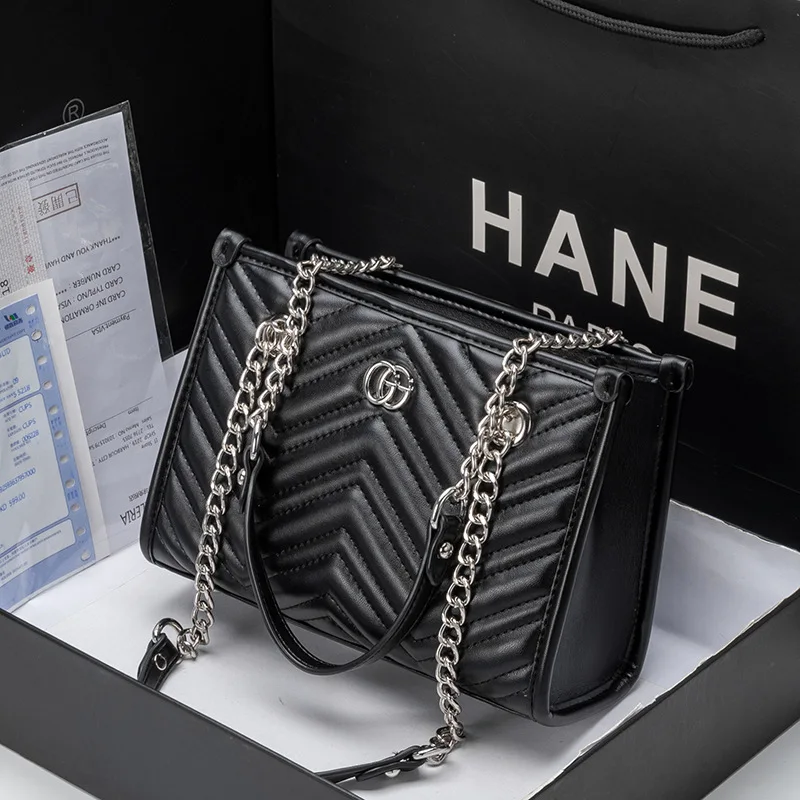 2026 Fashion New Xiaoxiangfeng Rhombus Leather Portable Women's Bag One Shoulder Crossbody Bag Women's Light Luxury Premium
2026 Fashion New Xiaoxiangfeng Rhombus Leather Portable Women's Bag One Shoulder Crossbody Bag Women's Light Luxury Premium