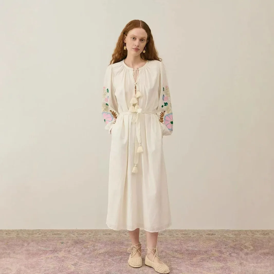 Элегантное хлопковое платье с цветочной вышивкой, круглым вырезом, бахромой и поясом, повседневное, с длинными рукавами, А-силуэт, весеннее
Элегантное хлопковое платье с цветочной вышивкой, круглым вырезом, бахромой и поясом, повседневное, с длинными рукавами, А-силуэт, весеннее