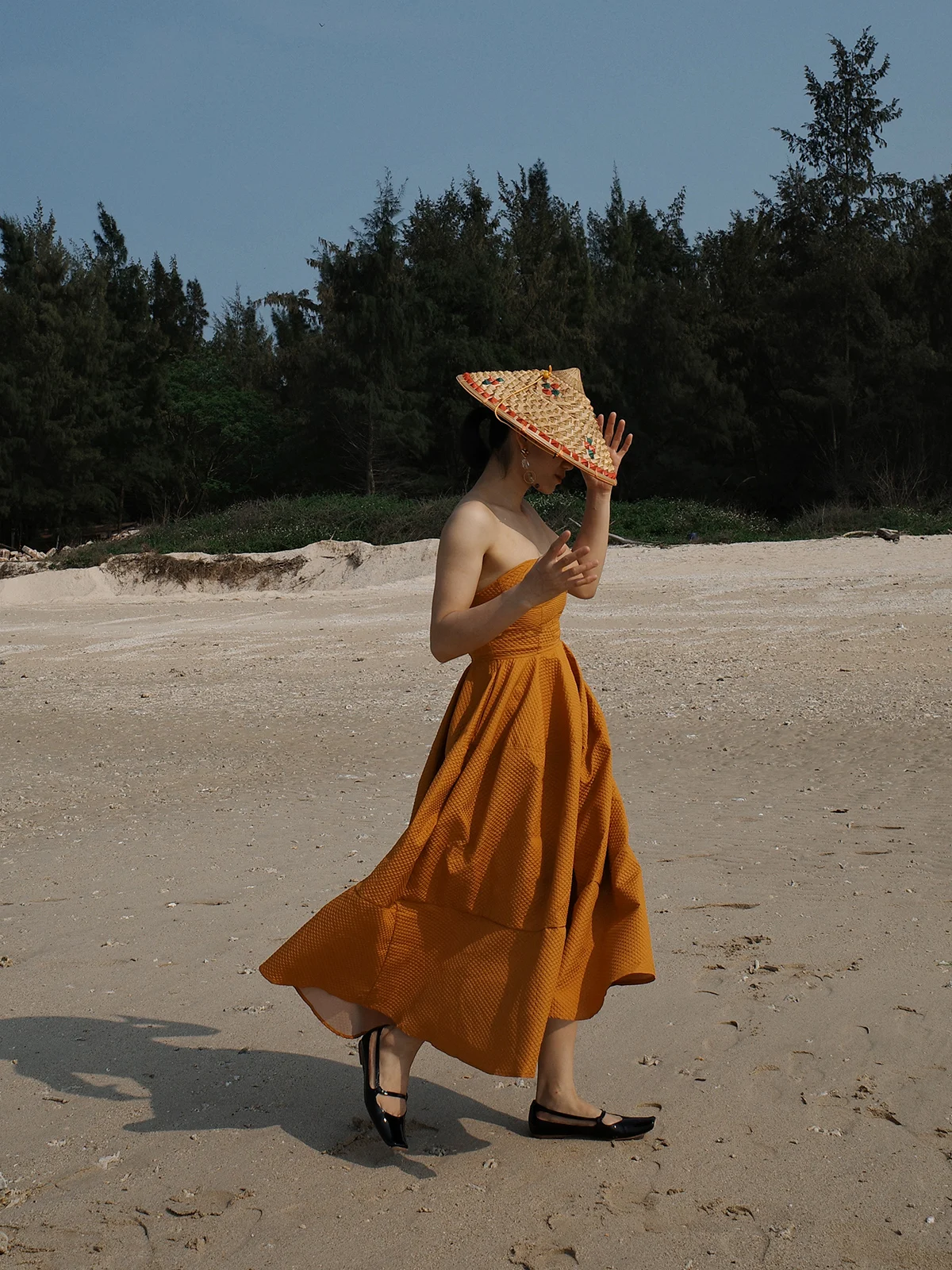 Retro Hepburn Style Backless A-Line Dress Sexy Waist-Cinching High-Waisted Long Umbrella Skirt Sexy Strapless Gown for Women
Retro Hepburn Style Backless A-Line Dress Sexy Waist-Cinching High-Waisted Long Umbrella Skirt Sexy Strapless Gown for Women