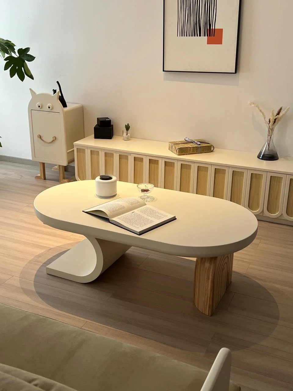 Дизайнерский кофейный столик Sense Home для небольшой квартиры, чайный столик из массива дерева, современный Овальный чайный столик с художественным рисунком
Дизайнерский кофейный столик Sense Home для небольшой квартиры, чайный столик из массива дерева, современный Овальный чайный столик с художественным рисунком