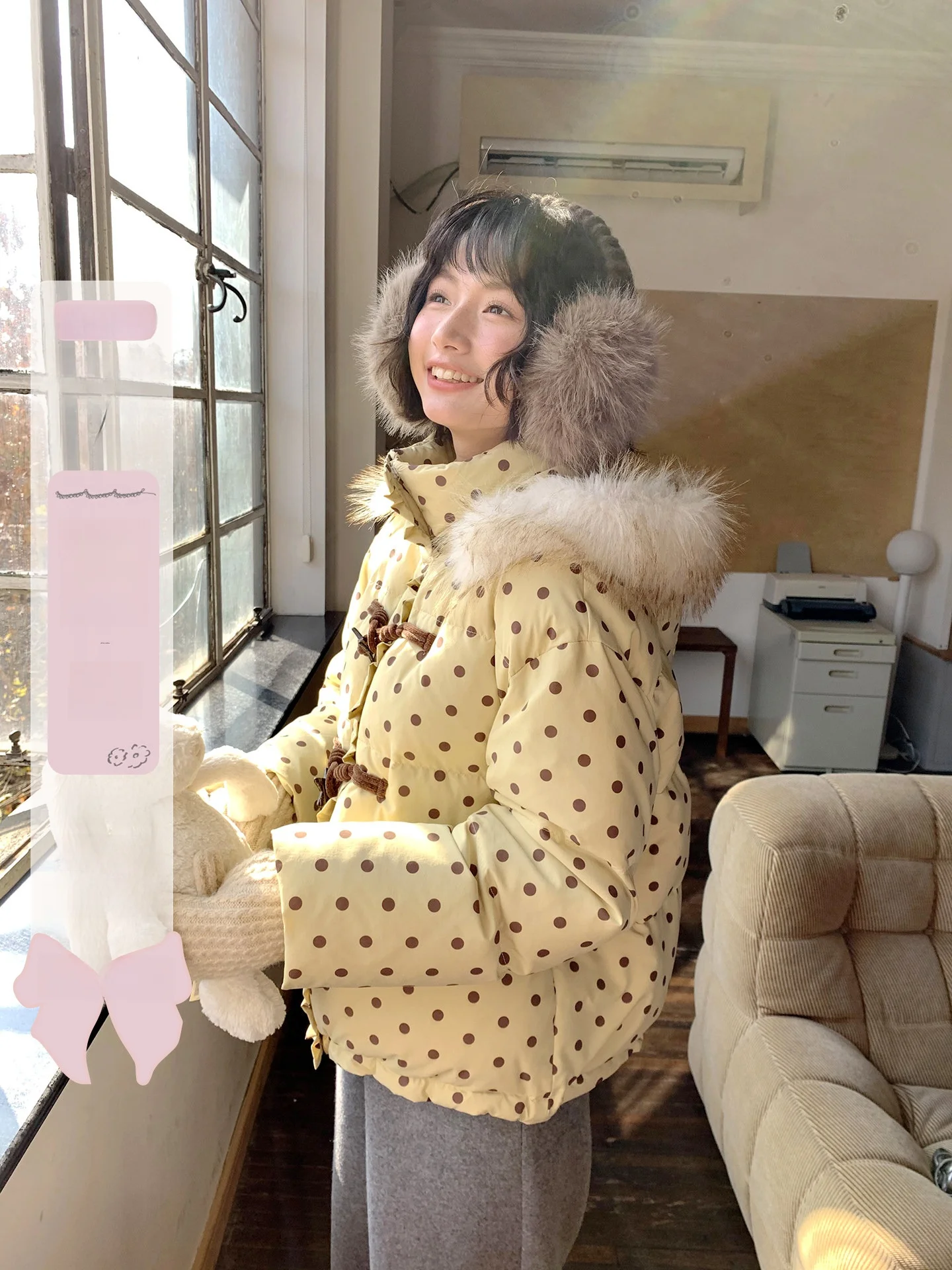 Polka Dot Quilted Jacket Women's Short Hooded Fur Collar Bread Style down Coat Vintage Style 90% down Filling Long Sleeve
Polka Dot Quilted Jacket Women's Short Hooded Fur Collar Bread Style down Coat Vintage Style 90% down Filling Long Sleeve