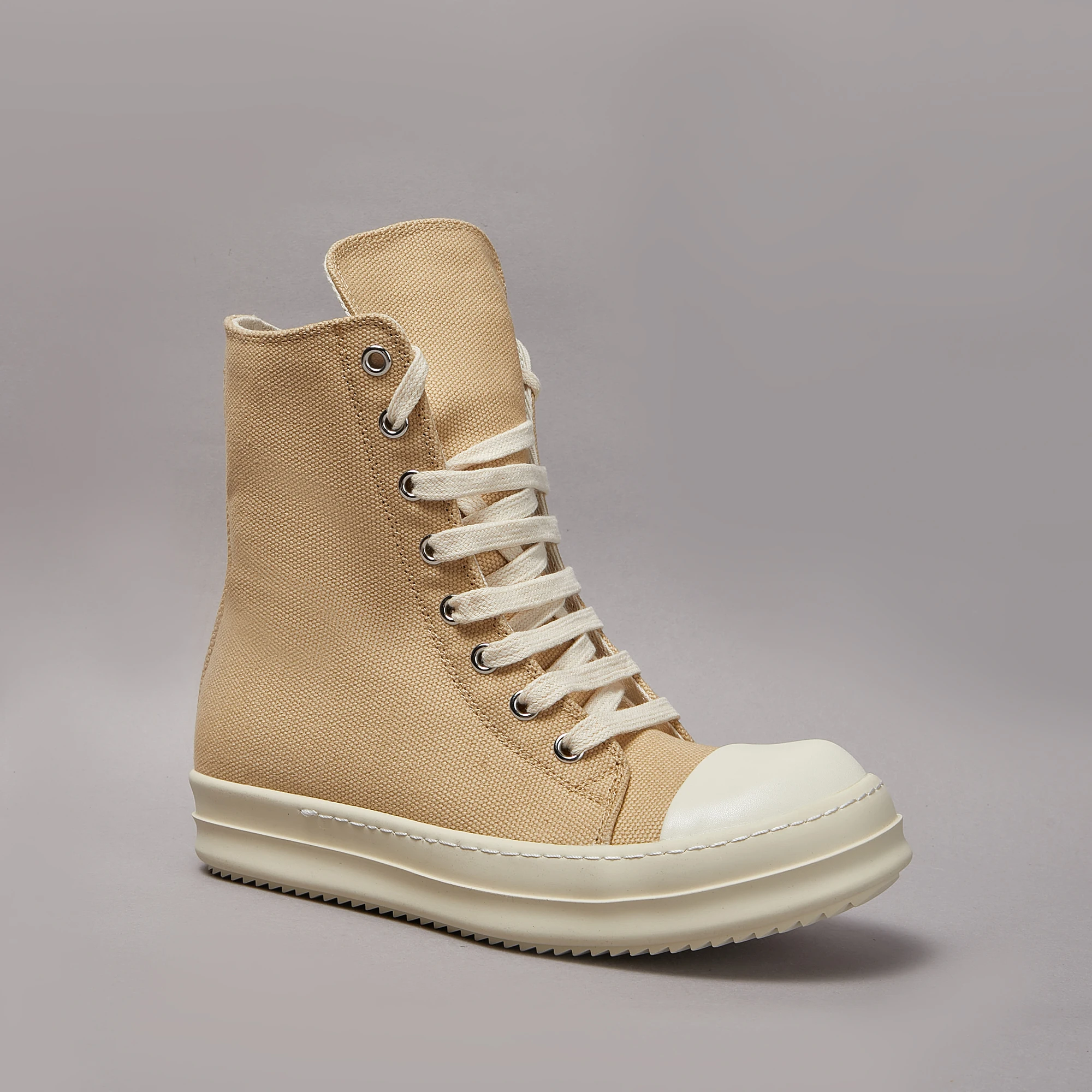 Многофункциональные спортивные ботинки-кеды из высококачественного холста для мужчин и женщин, новые модные модели
Многофункциональные спортивные ботинки-кеды из высококачественного холста для мужчин и женщин, новые модные модели