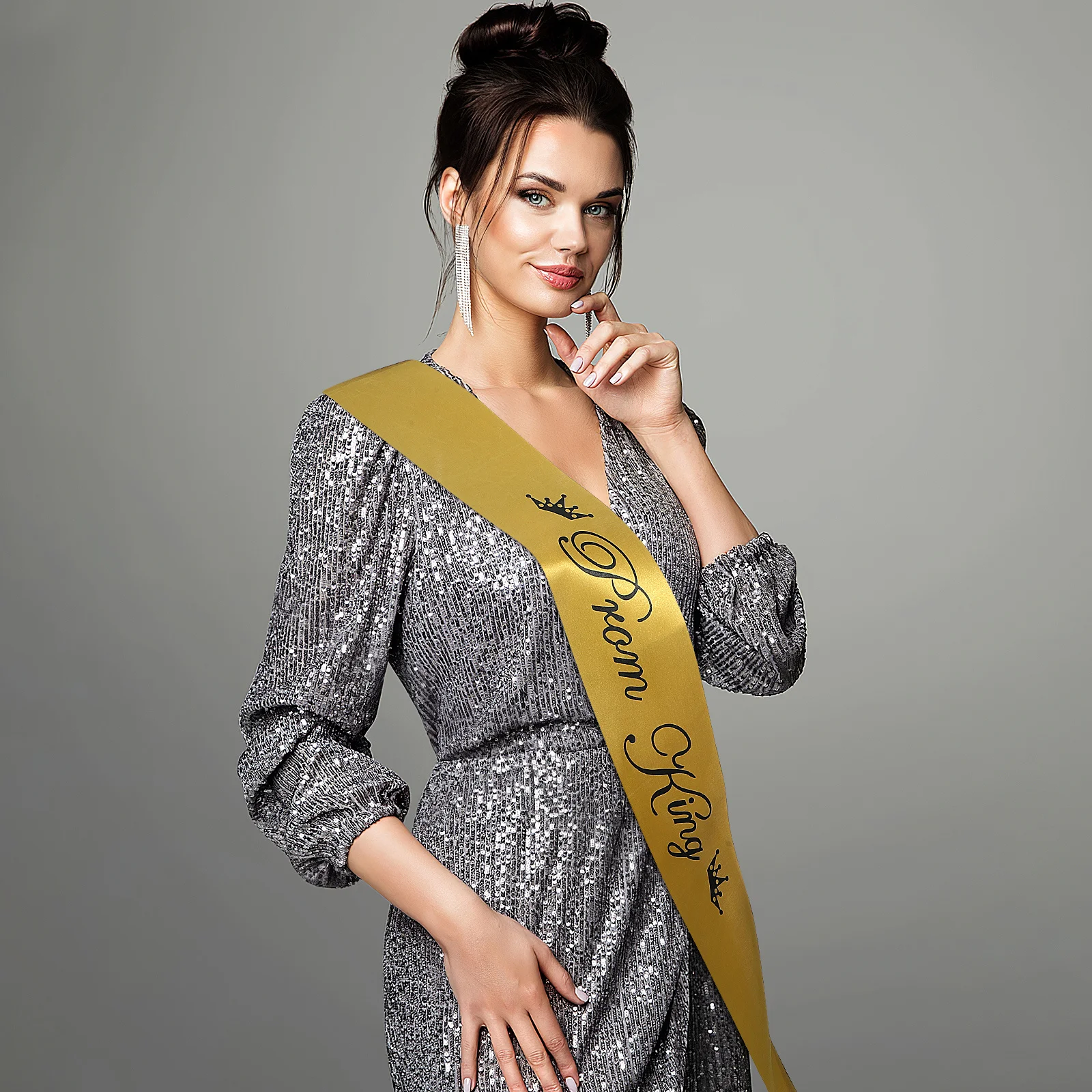 2Pcs Elegance Golden Ribbon Party Etiquette Shoulder Strap Prom King Letters Birthday Graduation Ball Decoration Party
2Pcs Elegance Golden Ribbon Party Etiquette Shoulder Strap Prom King Letters Birthday Graduation Ball Decoration Party