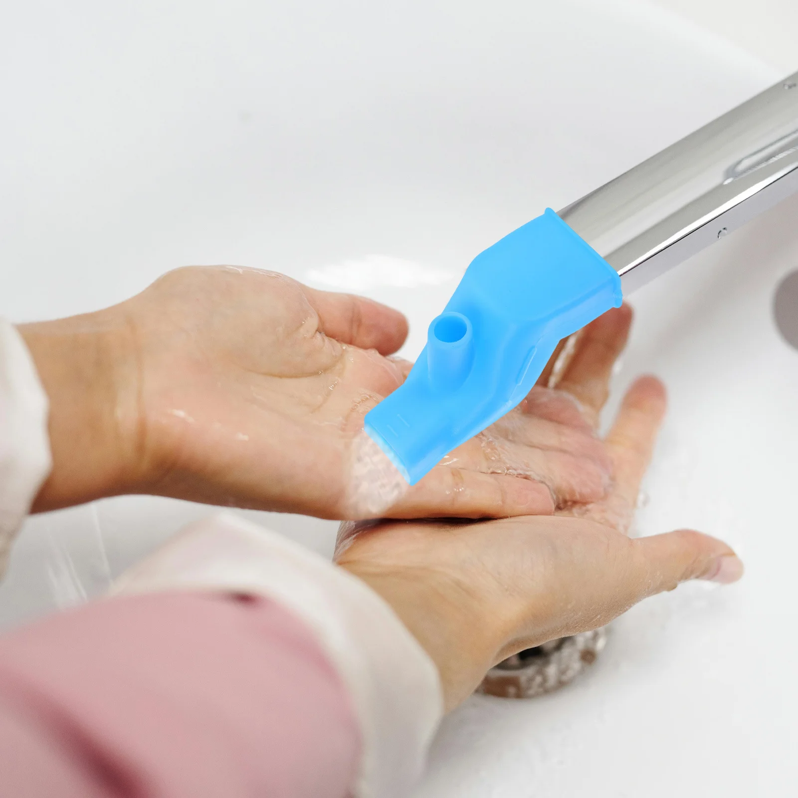 6 шт., удлинители для ручек раковины, удлинитель для крана для маленьких детей, инструмент для мытья рук, насадка для крана для раковины, силиконовый распылитель с защитой от брызг
6 шт., удлинители для ручек раковины, удлинитель для крана для маленьких детей, инструмент для мытья рук, насадка для крана для раковины, силиконовый распылитель с защитой от брызг