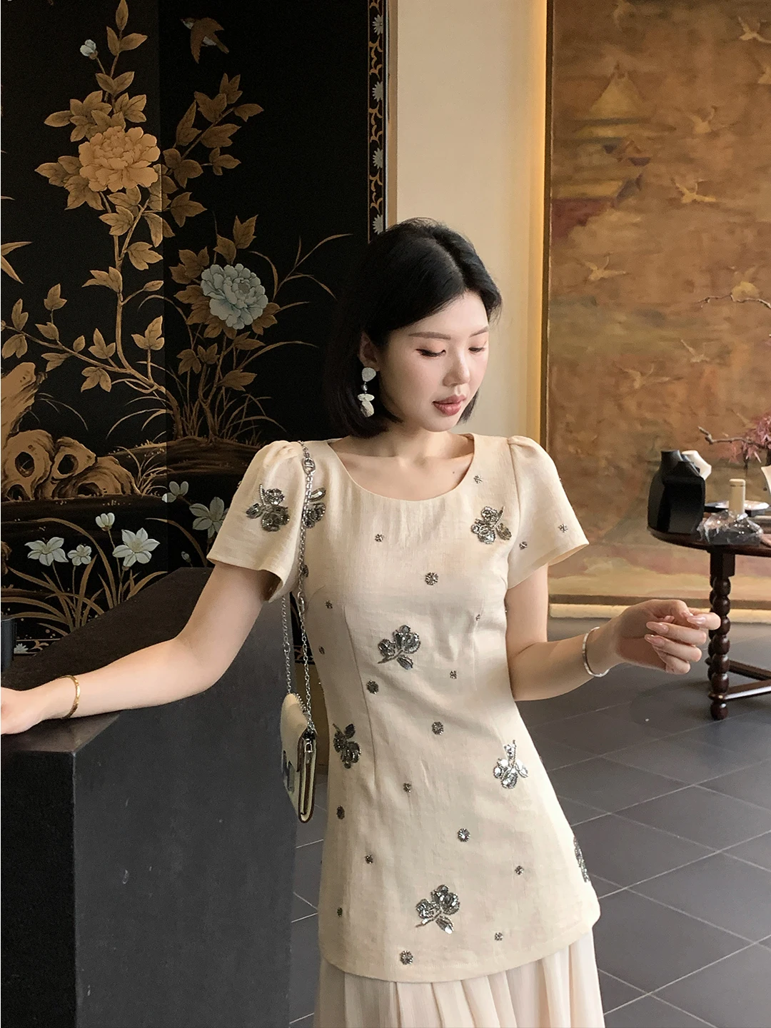 Sweet And Spicy Short Sleeve Embroidered Heavy Work Skirt Set Women's Fashion Summer Outfit High Waist Polyester Fiber
Sweet And Spicy Short Sleeve Embroidered Heavy Work Skirt Set Women's Fashion Summer Outfit High Waist Polyester Fiber