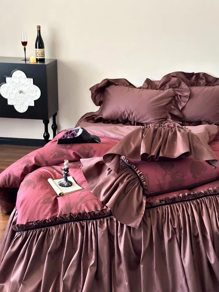 Four-Piece Cotton High-Grade Retro Red Coffee Floral Duvet Cover Bedding Household French Romantic Brushed Thickened Warm 1.8M
Four-Piece Cotton High-Grade Retro Red Coffee Floral Duvet Cover Bedding Household French Romantic Brushed Thickened Warm 1.8M
